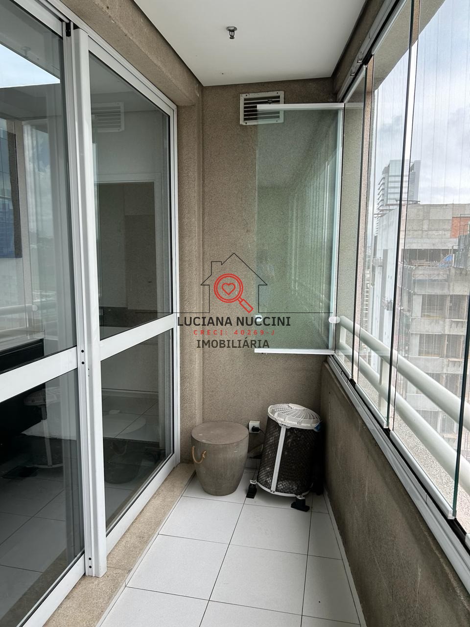 Conjunto Comercial de Alto Padrão para Locação em São Paulo-SP, Chácara Santo Antônio: 2 Vagas de Garagem e 65m² de Área.