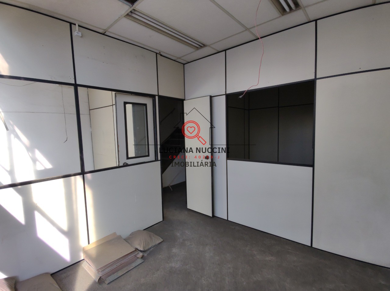 Aluguel de Prédio Comercial de Alto Padrão em São Paulo-SP, no Bairro Mirandópolis: 4 Salas e 200m² de Área.
