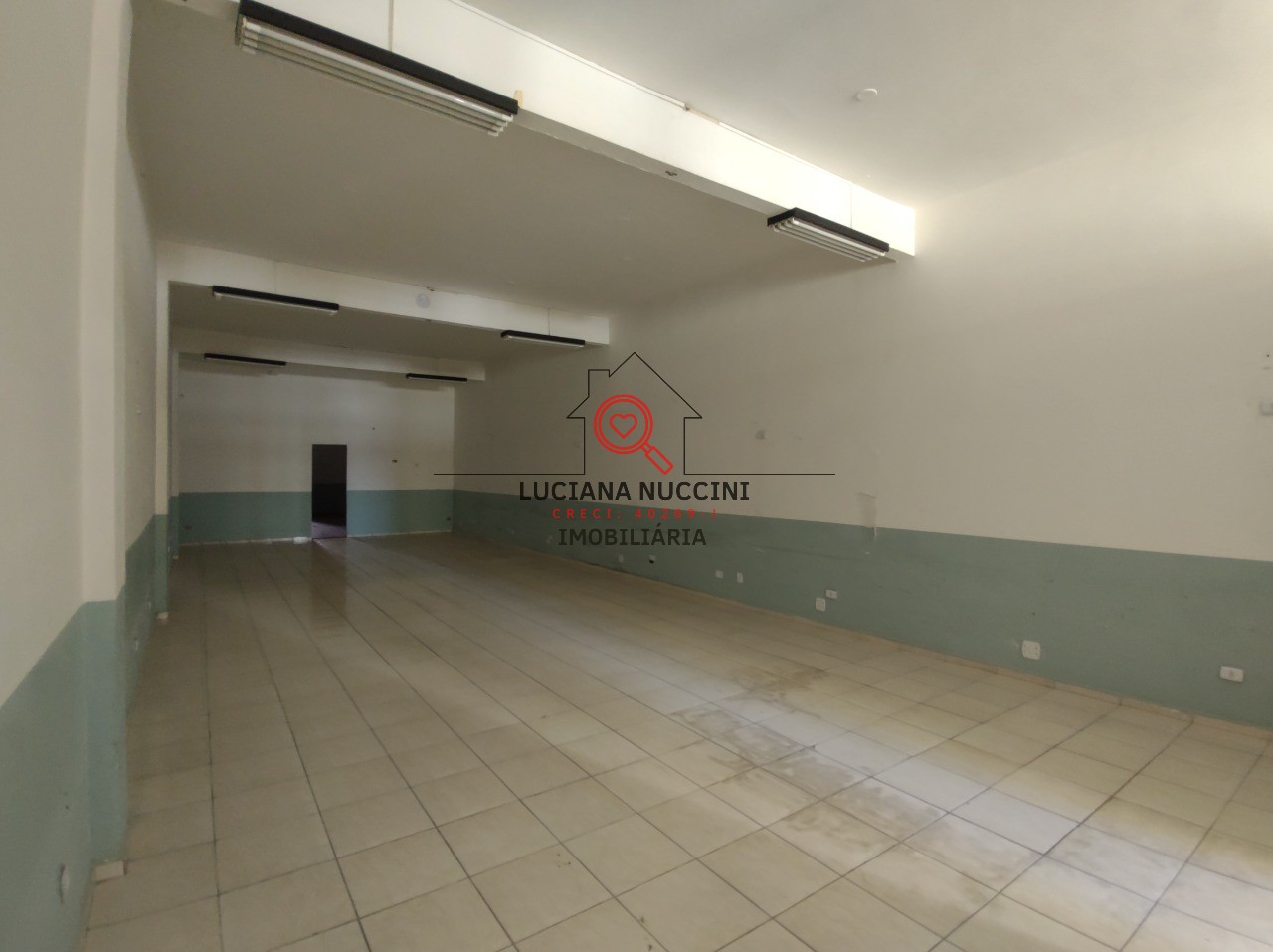 Aluguel de Prédio Comercial em Mirandópolis, São Paulo-SP: 16 salas, 4 banheiros, 690m² de área. Venha conferir!