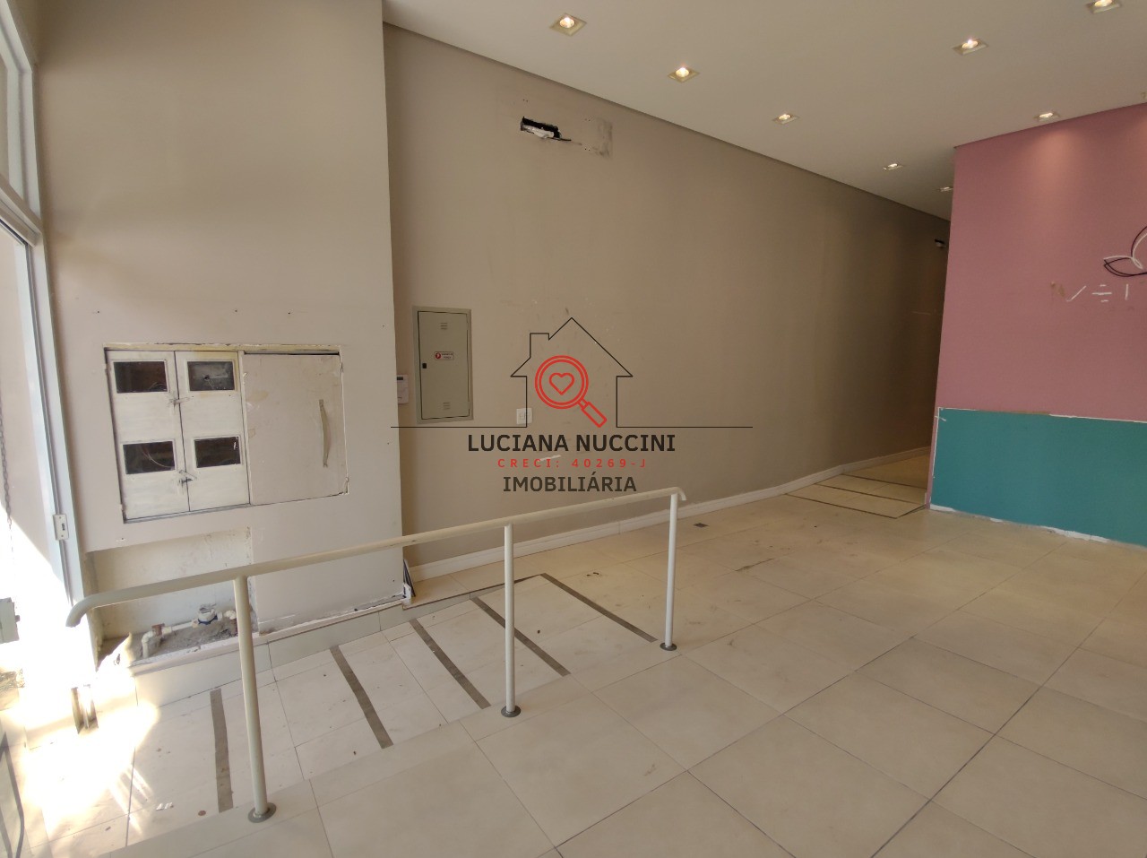 Aluguel de Prédio Comercial em Mirandópolis, São Paulo-SP: 16 salas, 4 banheiros, 690m² de área. Venha conferir!