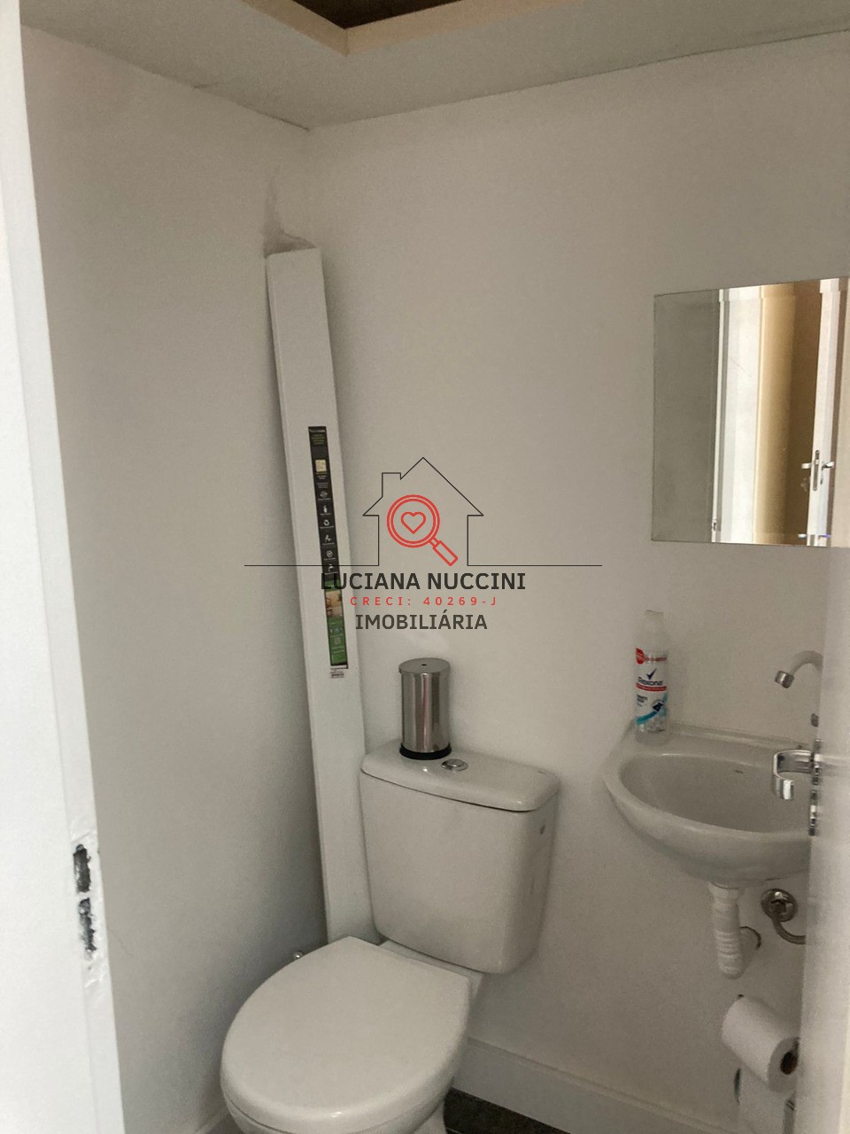 Conjunto Comercial para Locação em Indianópolis, São Paulo-SP: 2 Salas, 1 Vaga de Garagem, 40m² Área.