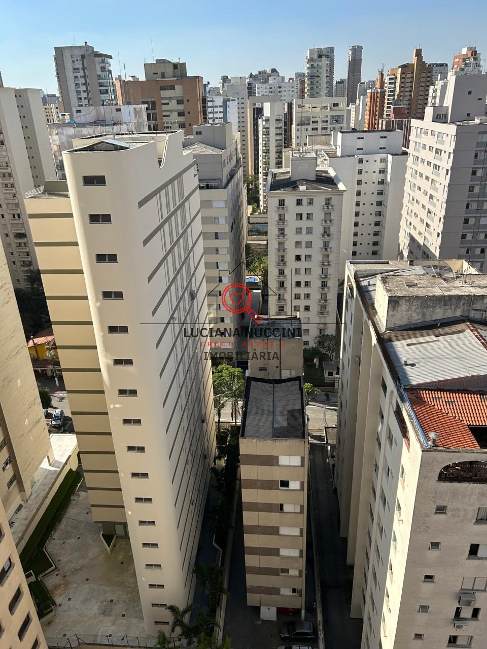 Apartamento para locação em Indianópolis, São Paulo-SP: 2 quartos, 1 sala, 1 banheiro, 1 vaga, 55m². Venha conferir!