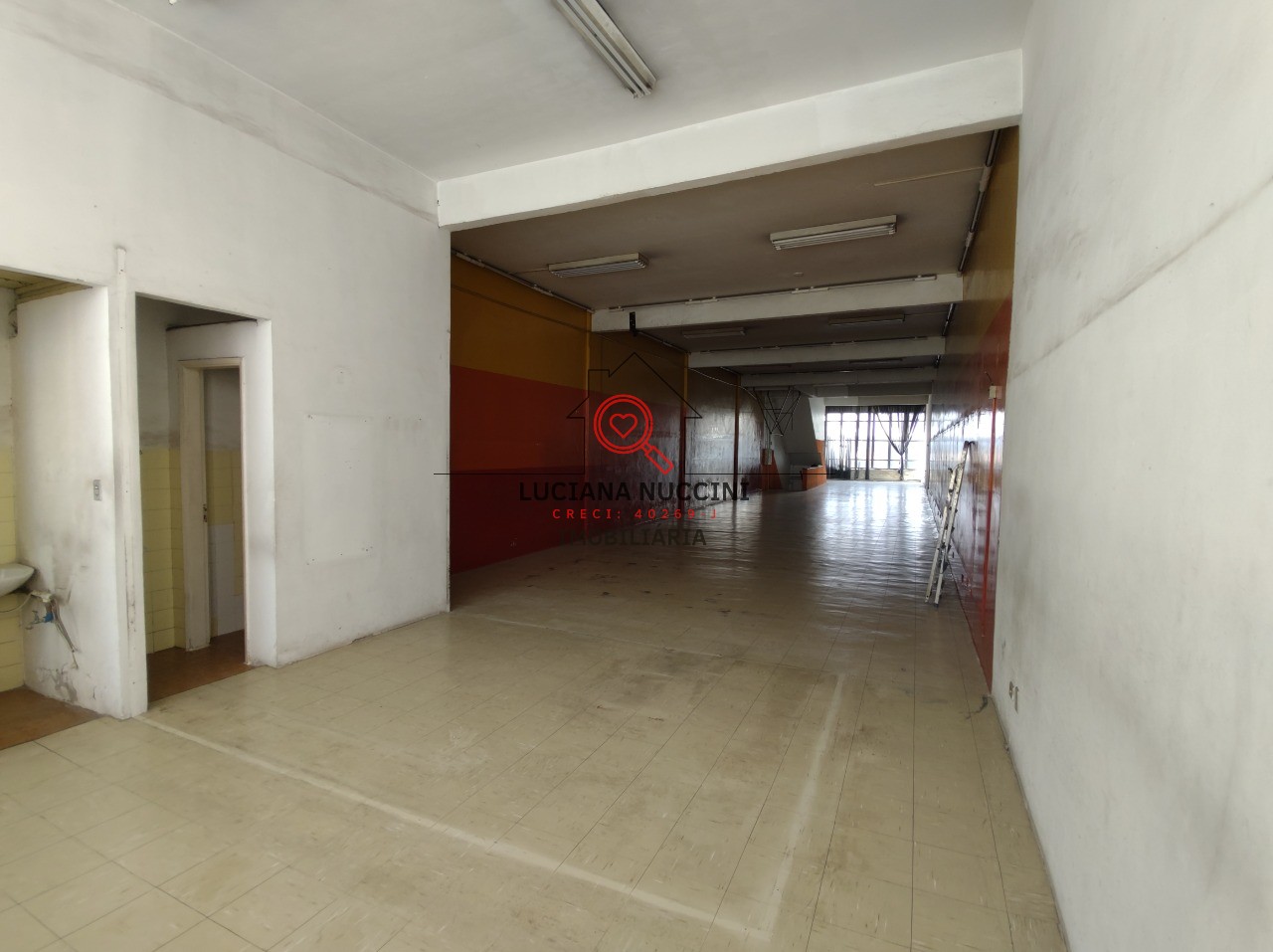 Aluguel de Prédio Comercial em Mirandópolis, São Paulo-SP: 16 salas, 4 banheiros, 690m² de área. Venha conferir!
