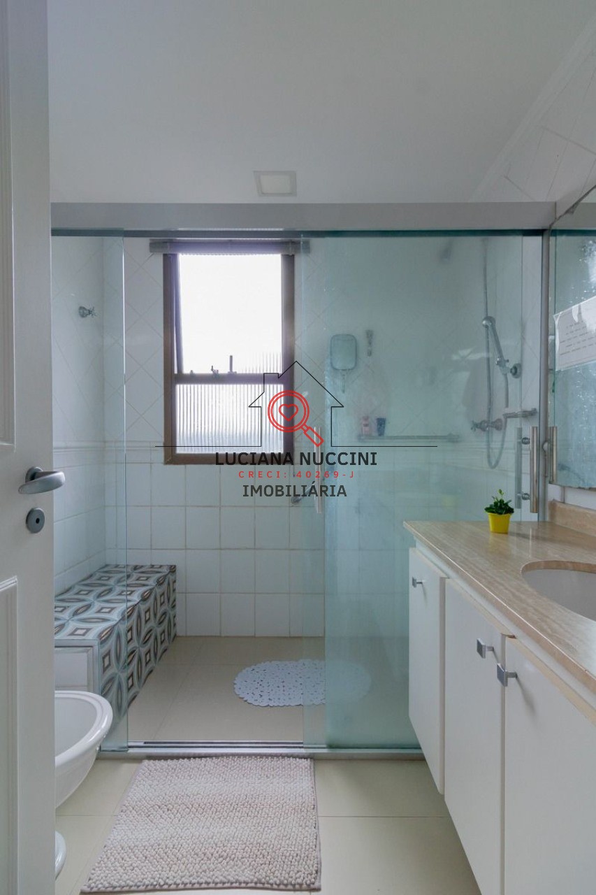 Apartamento de alto padrão em Moema, SP: 3 quartos, 1 suíte, 1 sala, 3 banheiros, 2 vagas, 170m². Imperdível!