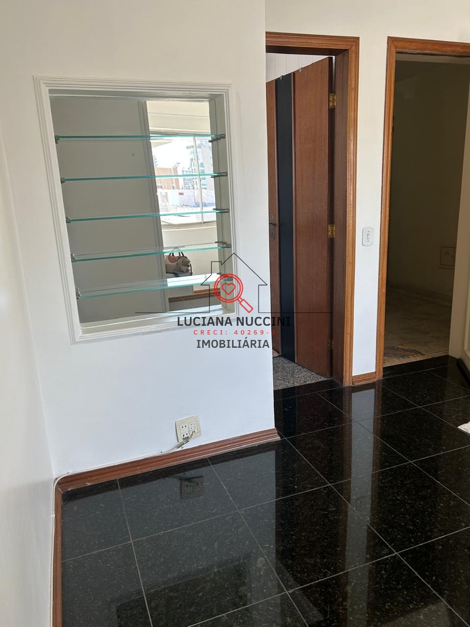 Apartamento para locação em Indianópolis, São Paulo-SP: 2 quartos, 1 sala, 1 banheiro, 1 vaga, 55m². Venha conferir!