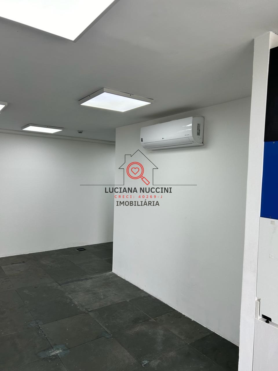 Conjunto Comercial de Alto Padrão para Locação em São Paulo-SP, Chácara Santo Antônio: 2 Vagas de Garagem e 65m² de Área.