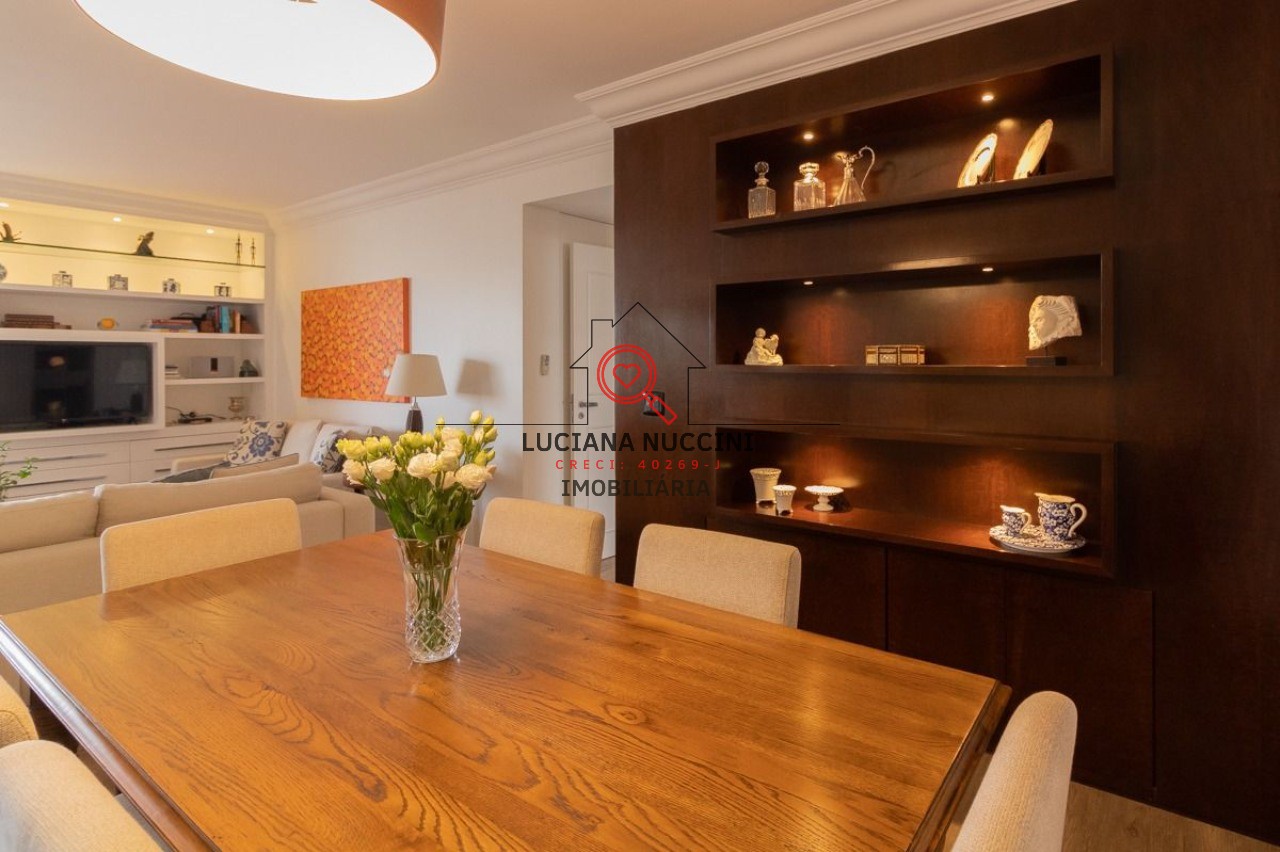 Apartamento de alto padrão em Moema, SP: 3 quartos, 1 suíte, 1 sala, 3 banheiros, 2 vagas, 170m². Imperdível!