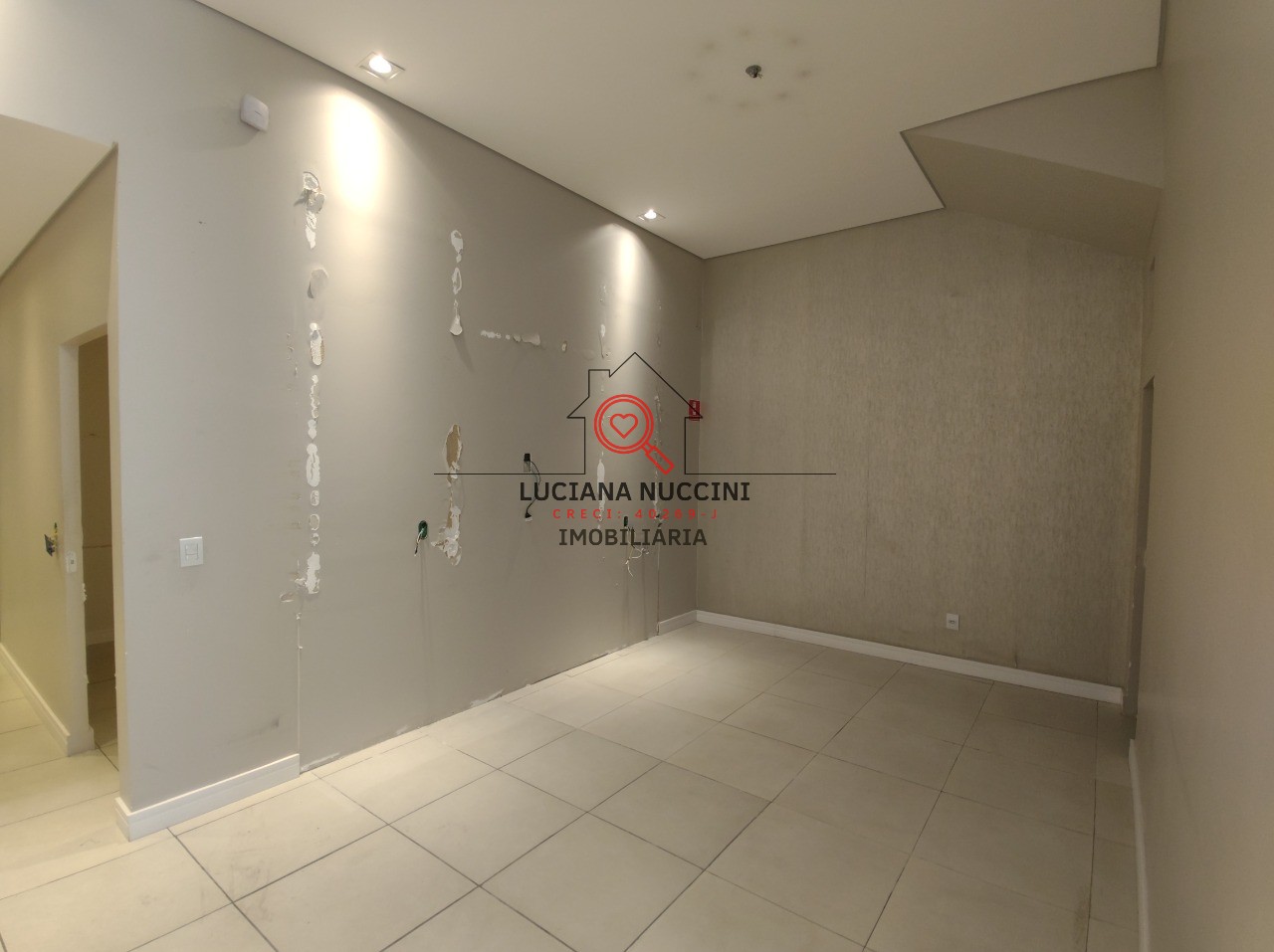 Aluguel de Prédio Comercial em Mirandópolis, São Paulo-SP: 16 salas, 4 banheiros, 690m² de área. Venha conferir!