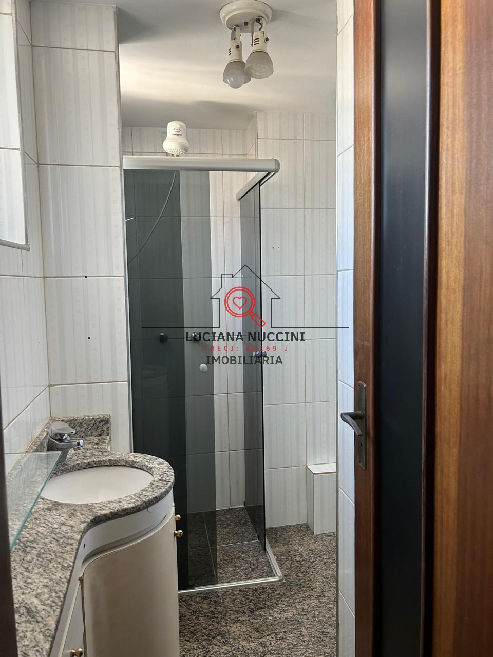 Apartamento para locação em Indianópolis, São Paulo-SP: 2 quartos, 1 sala, 1 banheiro, 1 vaga, 55m². Venha conferir!