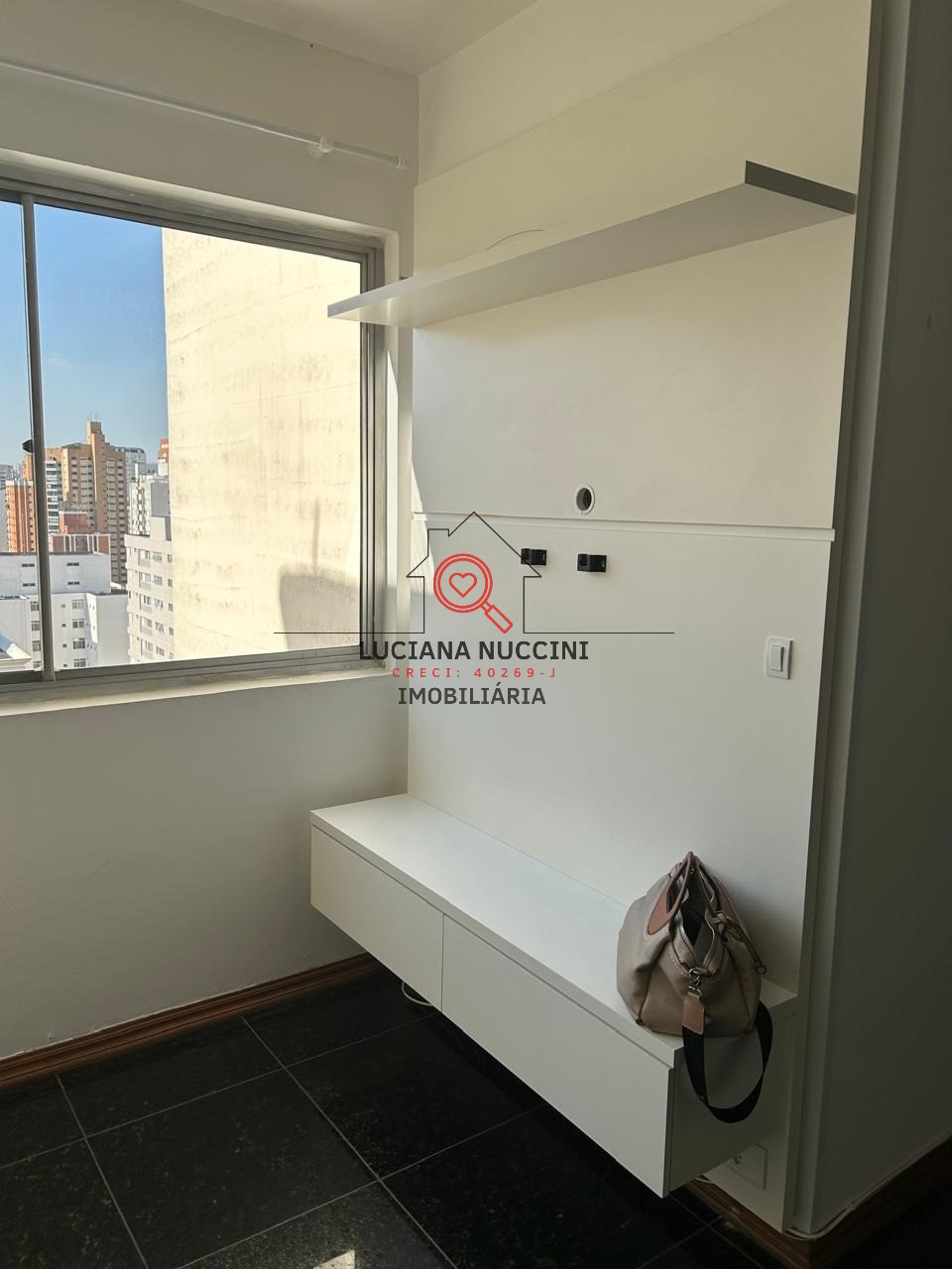 Apartamento para locação em Indianópolis, São Paulo-SP: 2 quartos, 1 sala, 1 banheiro, 1 vaga, 55m². Venha conferir!