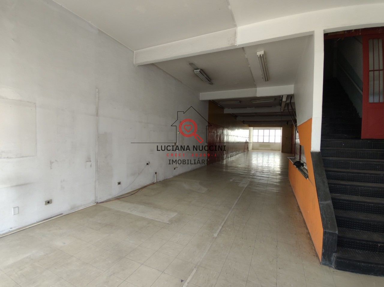 Aluguel de Prédio Comercial em Mirandópolis, São Paulo-SP: 16 salas, 4 banheiros, 690m² de área. Venha conferir!