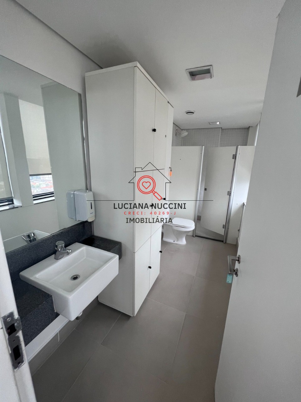 Conjunto Comercial de Alto Padrão no Jardim Paulistano - 5 Vagas de Garagem e 202m² de Área - São Paulo-SP