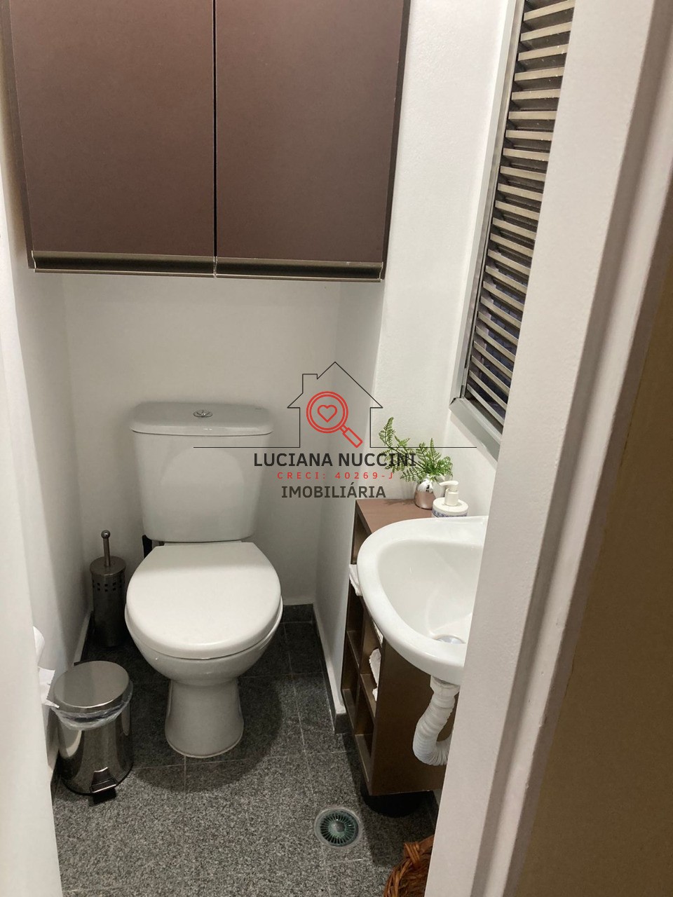 Conjunto Comercial para Locação em Indianópolis, São Paulo-SP: 2 Salas, 1 Vaga de Garagem, 40m² Área.