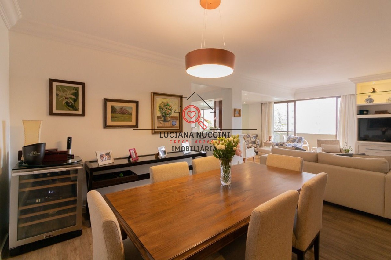 Apartamento de alto padrão em Moema, SP: 3 quartos, 1 suíte, 1 sala, 3 banheiros, 2 vagas, 170m². Imperdível!