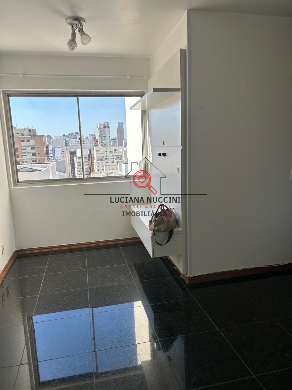Apartamento para locação em Indianópolis, São Paulo-SP: 2 quartos, 1 sala, 1 banheiro, 1 vaga, 55m². Venha conferir!