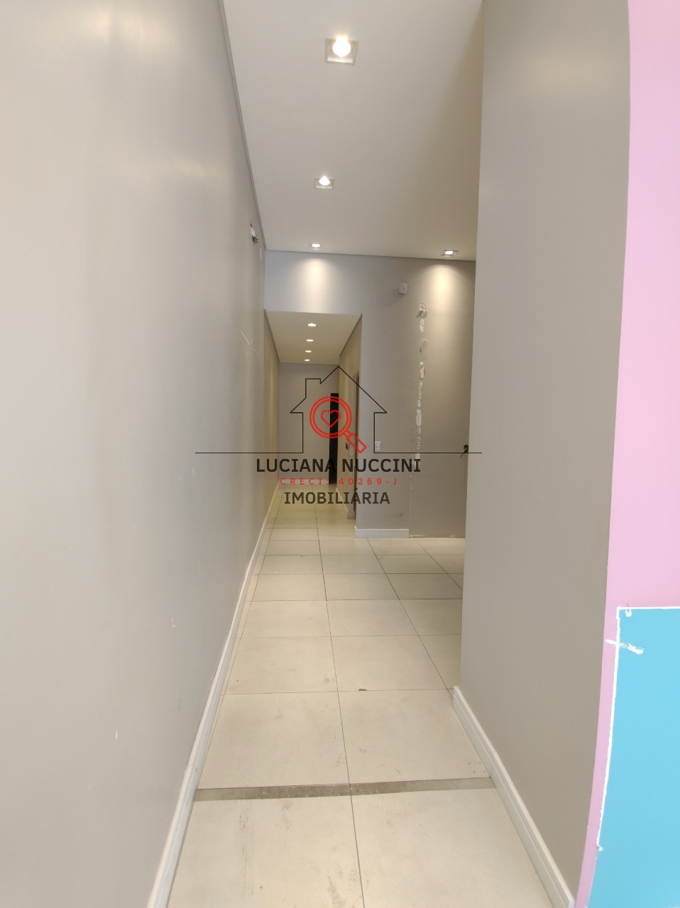 Aluguel de Prédio Comercial em Mirandópolis, São Paulo-SP: 16 salas, 4 banheiros, 690m² de área. Venha conferir!