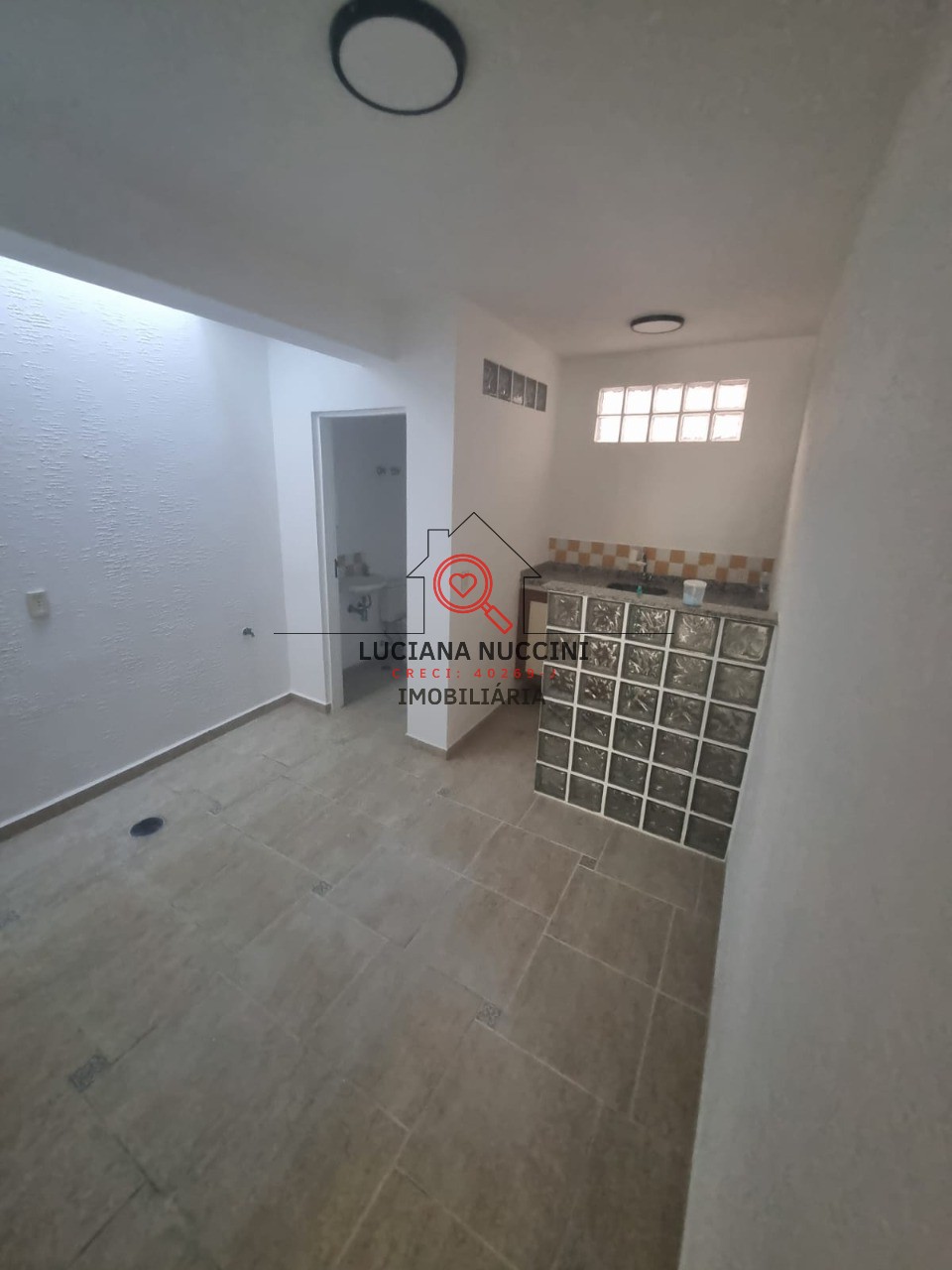 Conjunto Comercial de Alto Padrão para Locação em São Paulo-SP, Chácara Santo Antônio: 2 Vagas de Garagem e 65m² de Área.