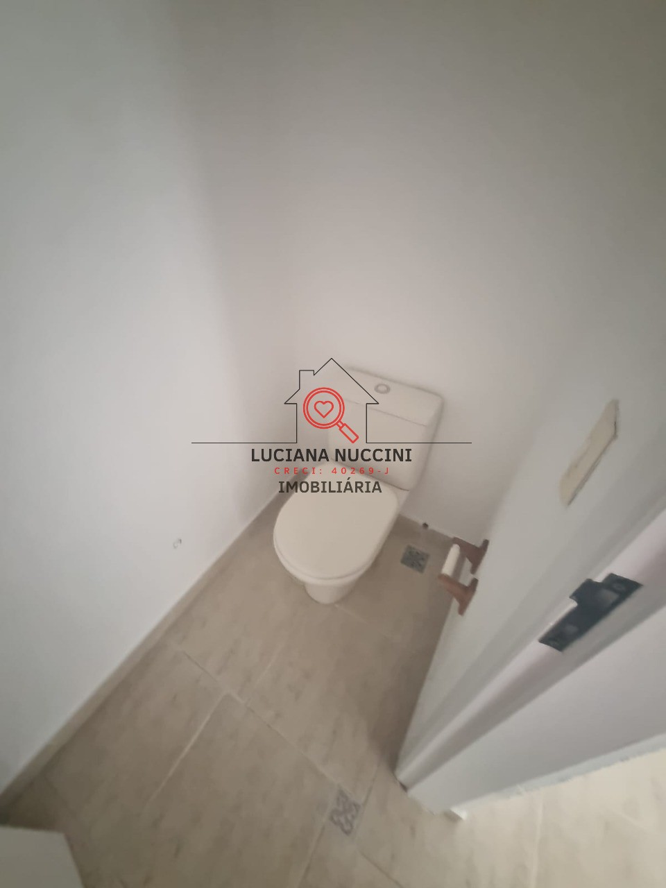 Conjunto Comercial de Alto Padrão para Locação em São Paulo-SP, Chácara Santo Antônio: 2 Vagas de Garagem e 65m² de Área.