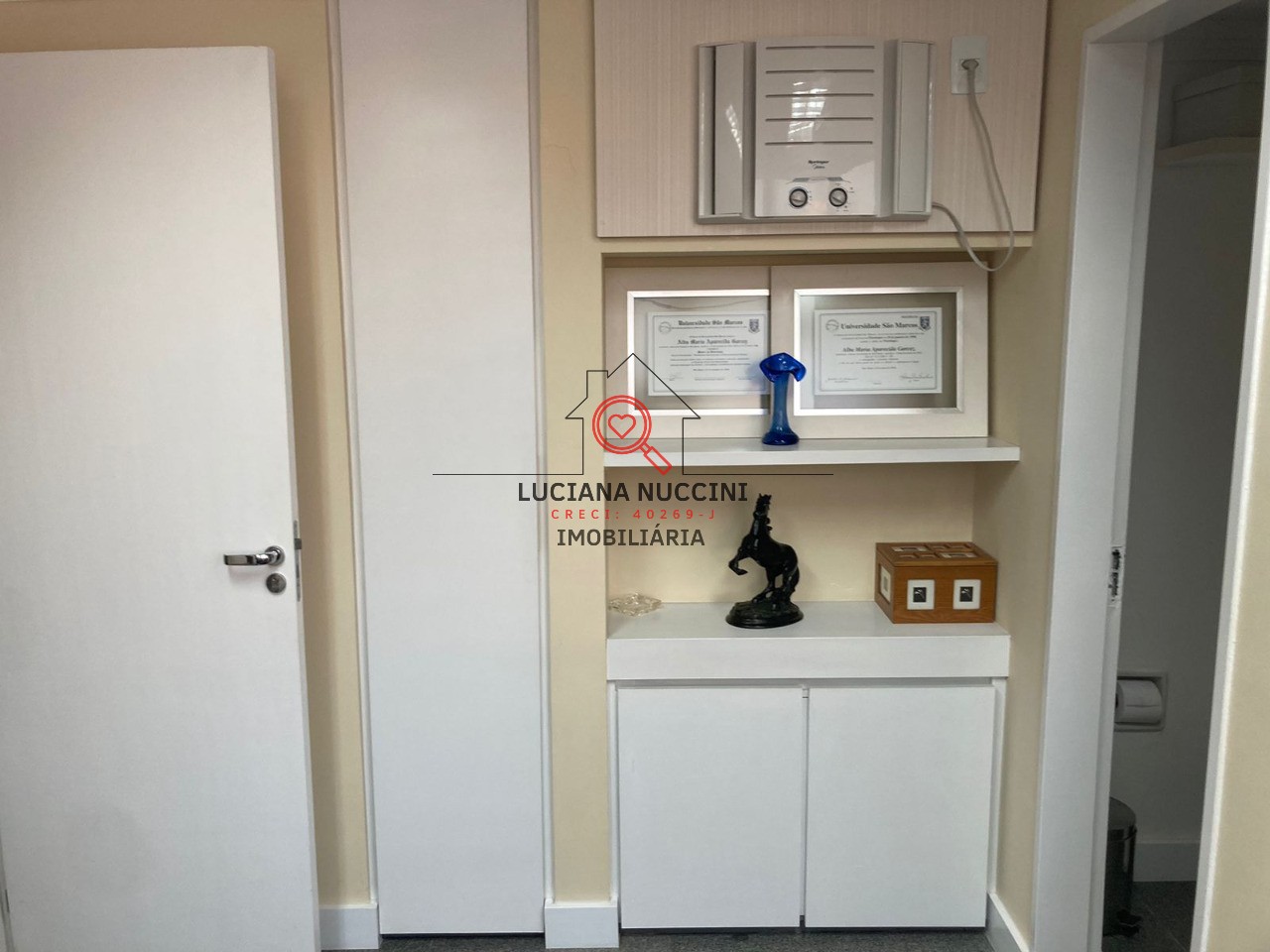 Conjunto Comercial para Locação em Indianópolis, São Paulo-SP: 2 Salas, 1 Vaga de Garagem, 40m² Área.