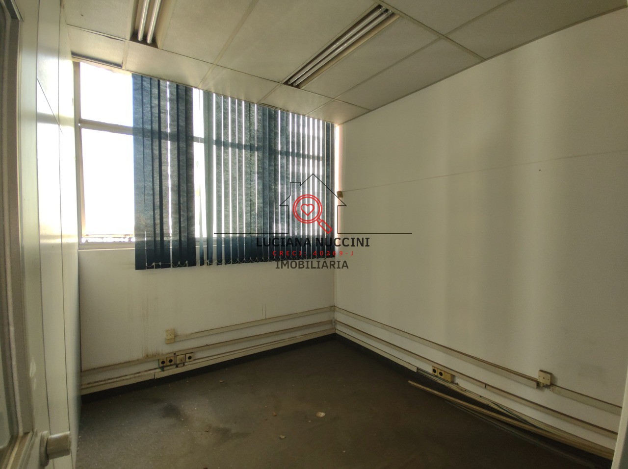Aluguel de Prédio Comercial de Alto Padrão em São Paulo-SP, no Bairro Mirandópolis: 4 Salas e 200m² de Área.