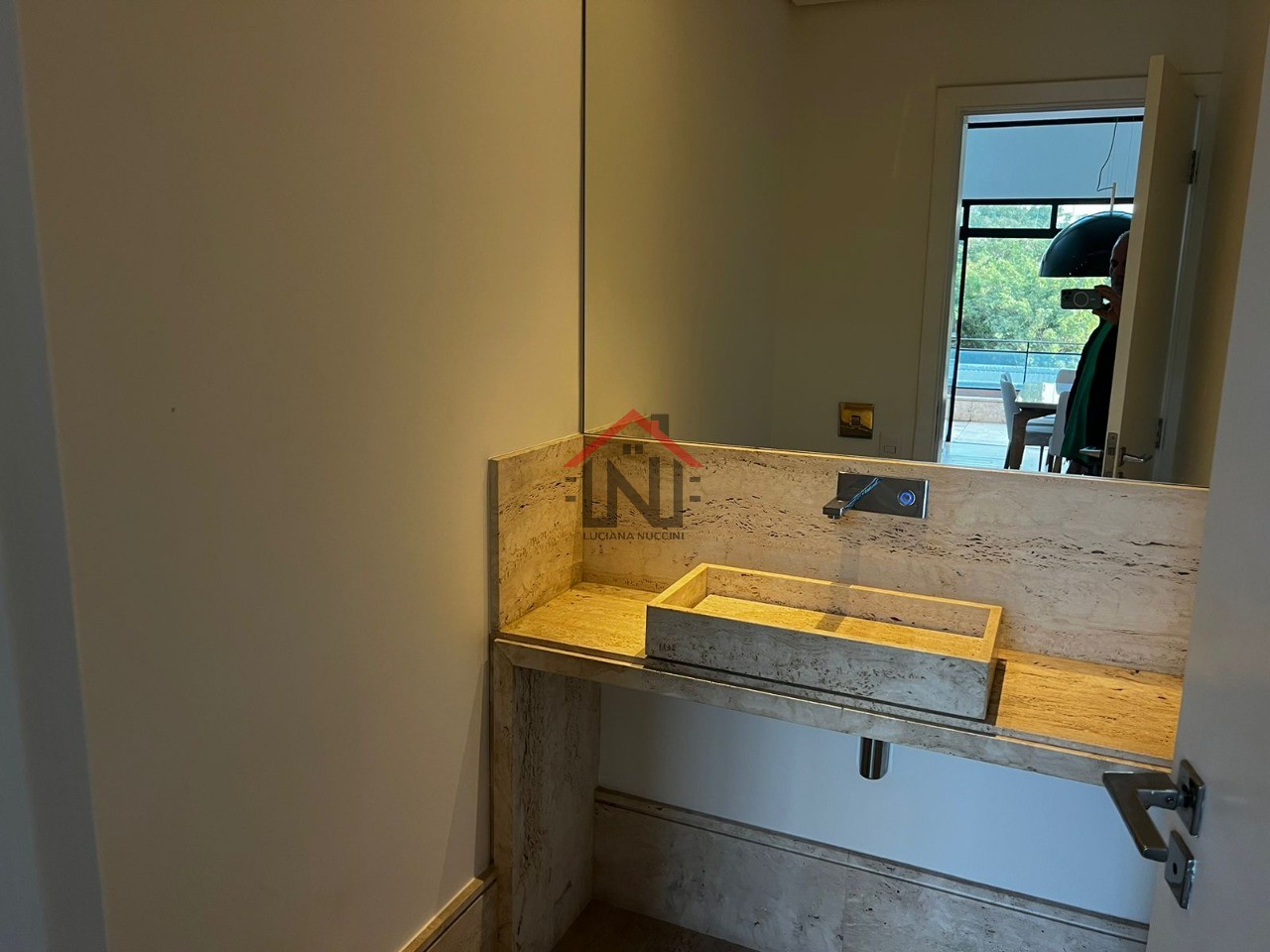 Apartamento de Luxo em Pinheiros: 2 quartos, 2 suítes, 2 salas, 2 vagas de garagem, 140m² de área! Venda ou Locação em São Paulo-SP!