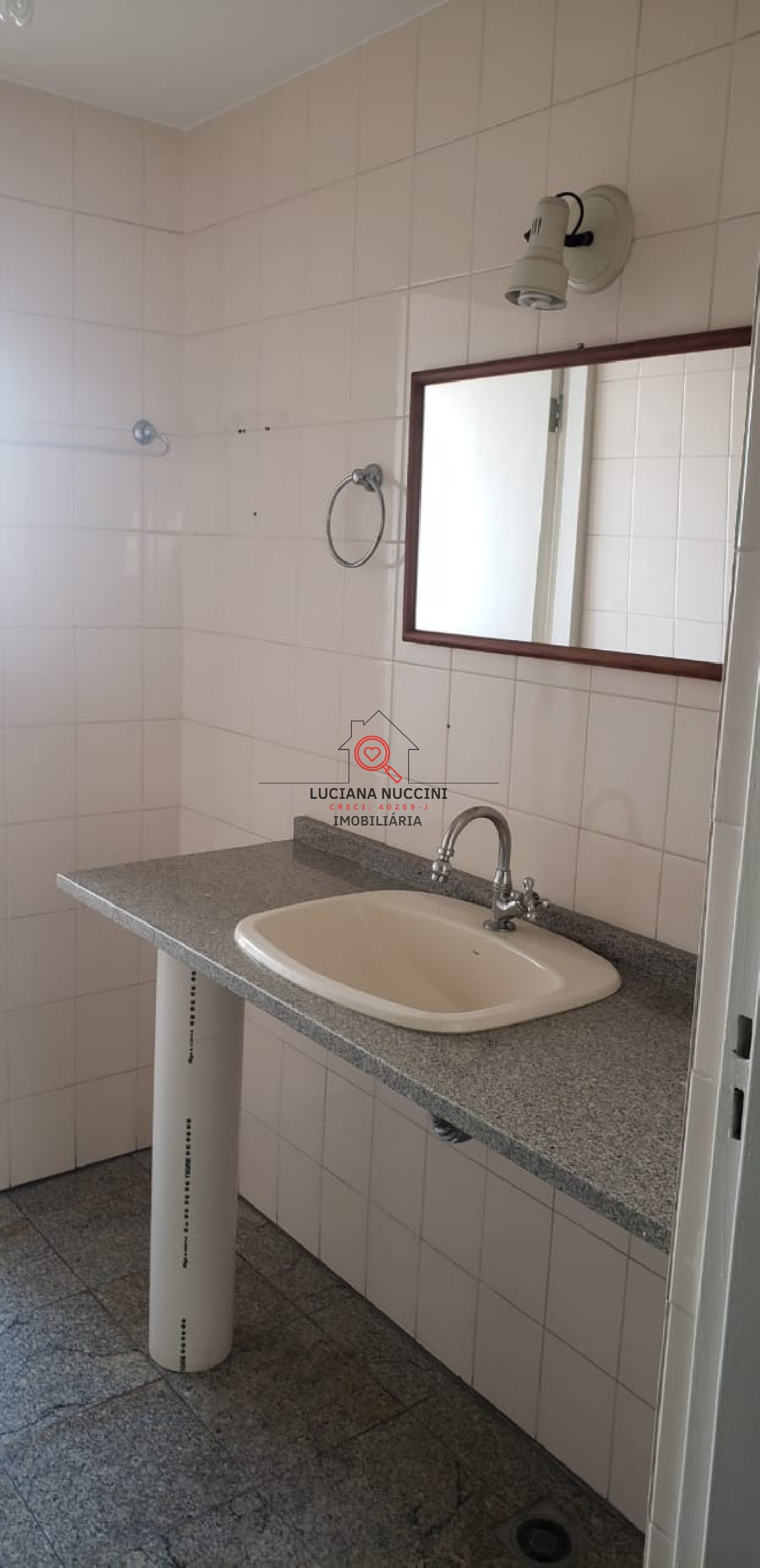 Oportunidade única: seu novo conjunto comercial na vila mari