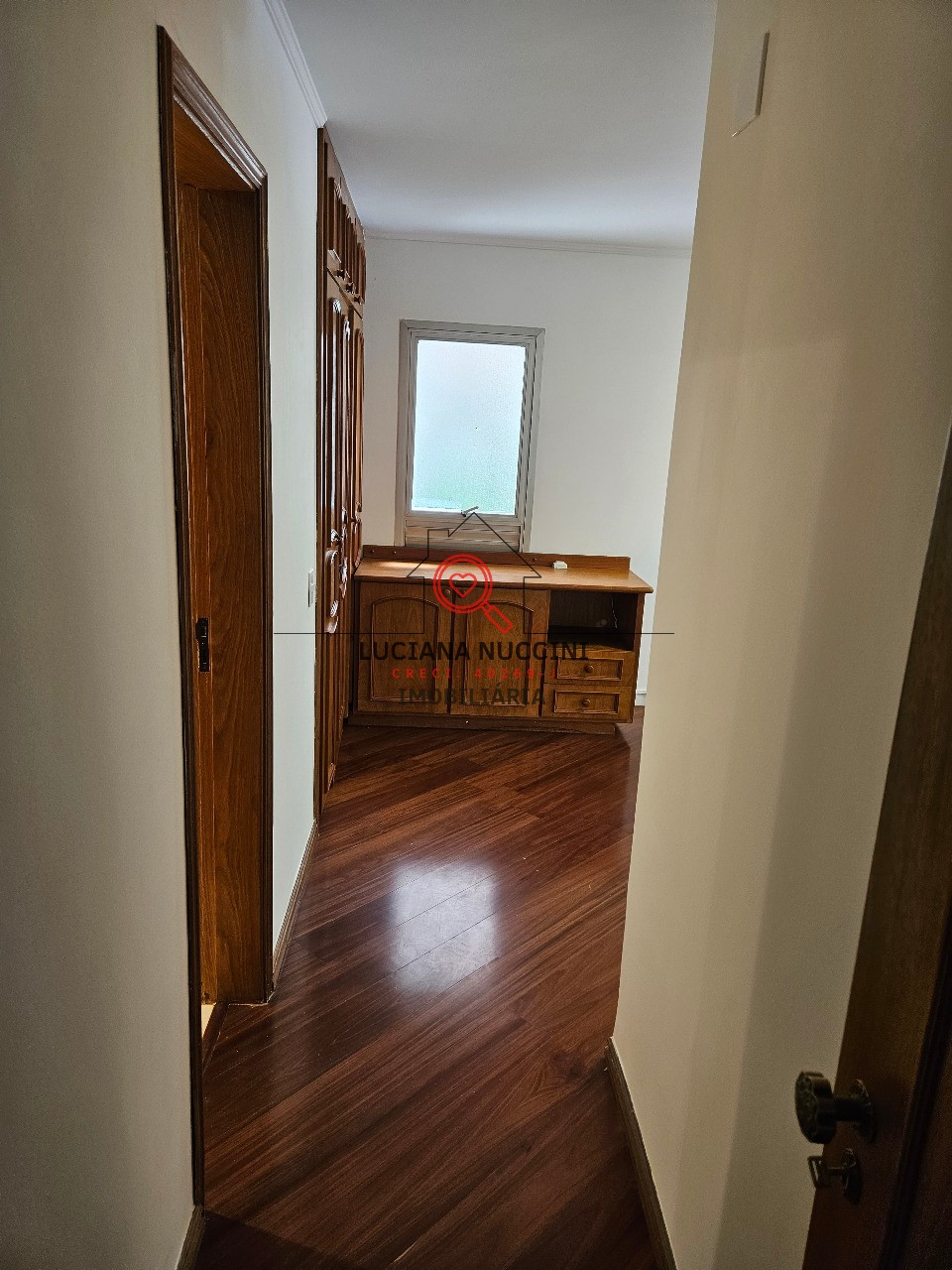 Apartamento de luxo no Jardim Paulista: 3 quartos, 1 suíte, 2 salas, 4 banheiros, 2 vagas, 175m² - São Paulo-SP