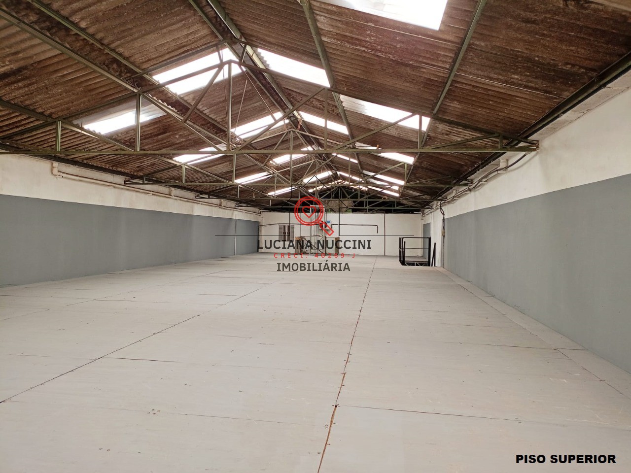 Oportunidade imperdível: galpão comercial de 700m² à venda e