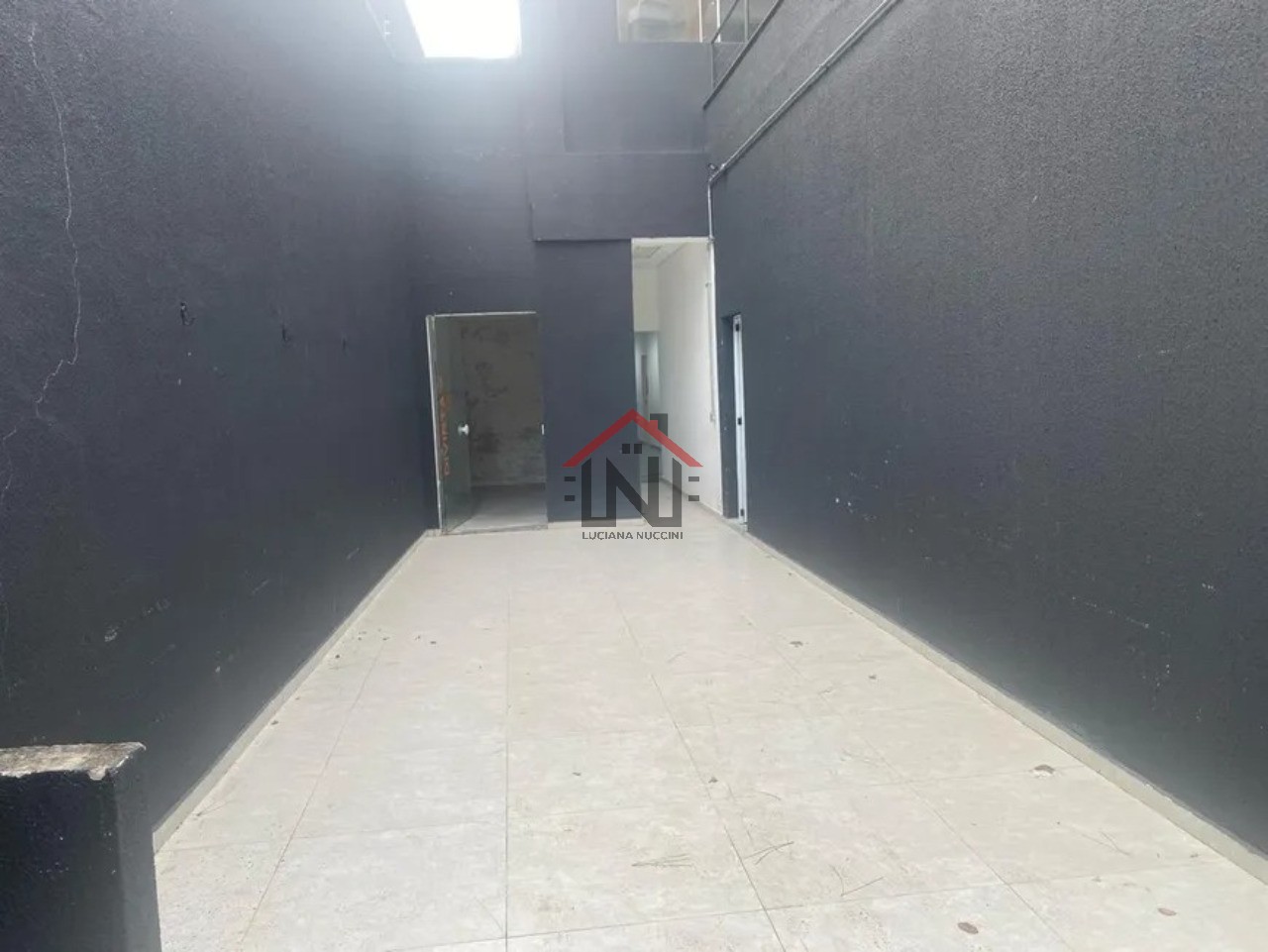 Conjunto Comercial de Alto Padrão em São Paulo-SP, com 8 banheiros, 3 vagas de garagem e 610m² de área!