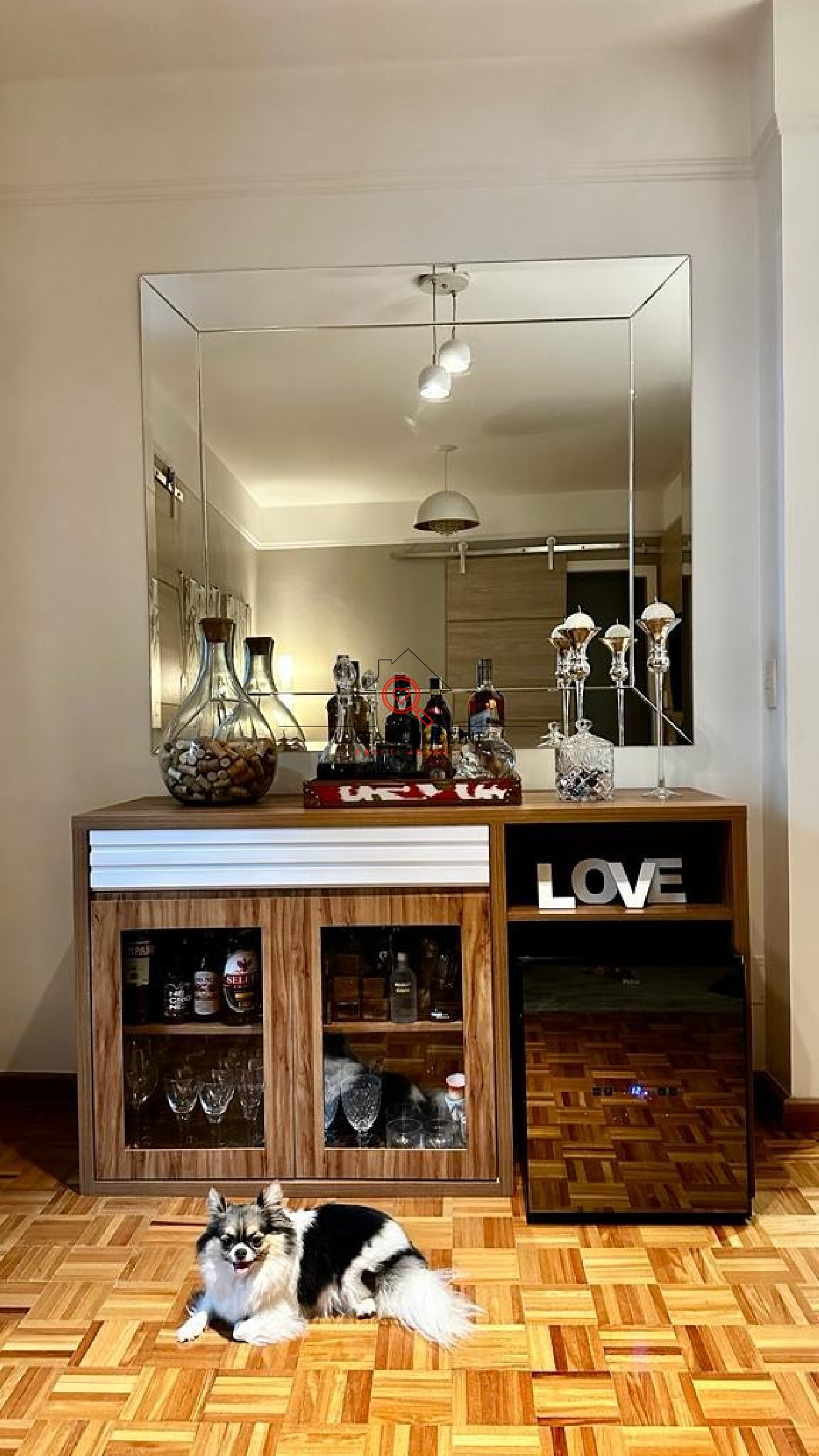 3 quartos, sendo 1 suíte e 1 adaptado para closet/escritório