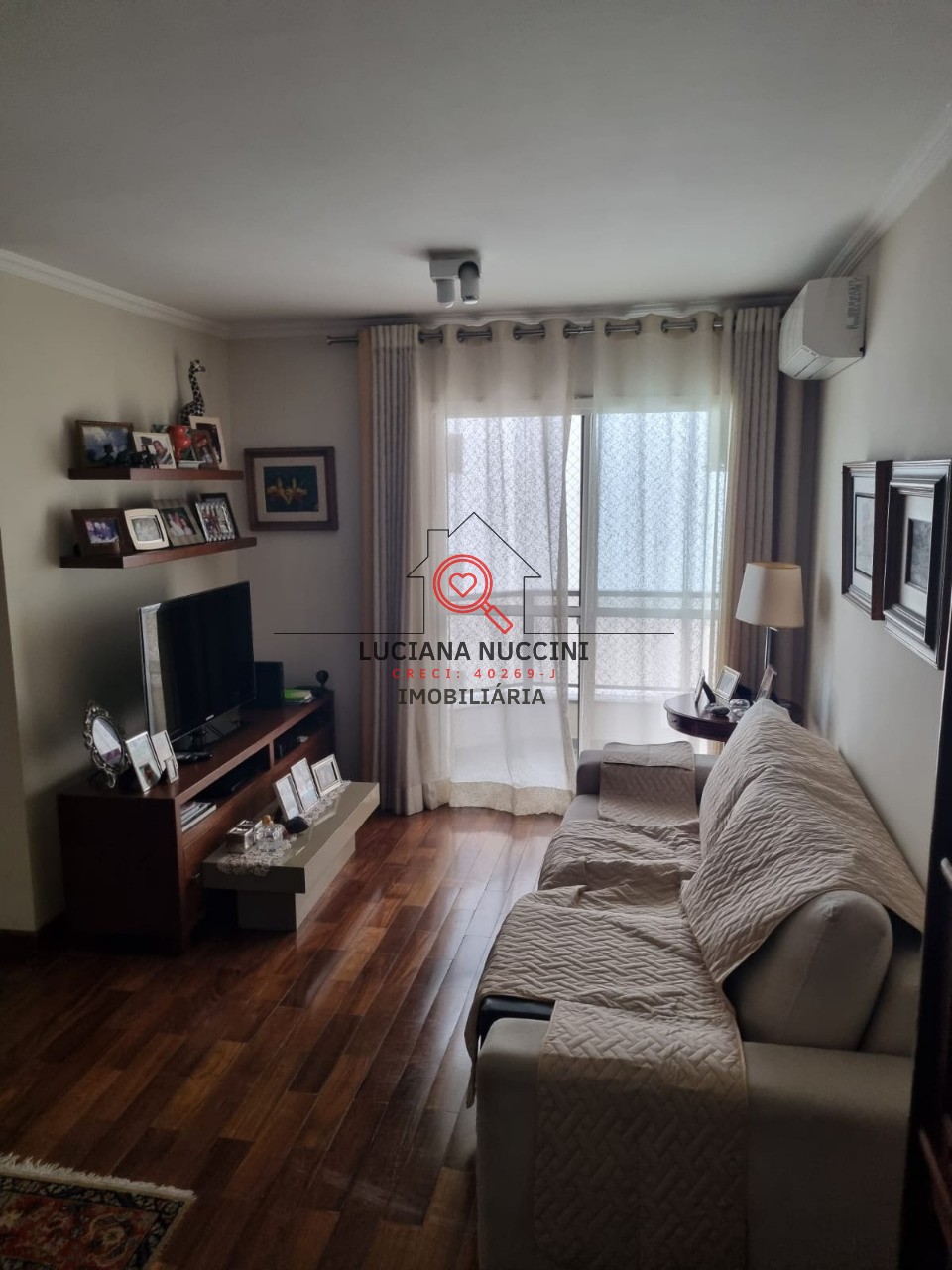 Apartamento para locação na Vila Nova Conceição, São Paulo-SP: 2 quartos, 2 salas, 1 banheiro, 2 vagas de garagem, 80m² de área.