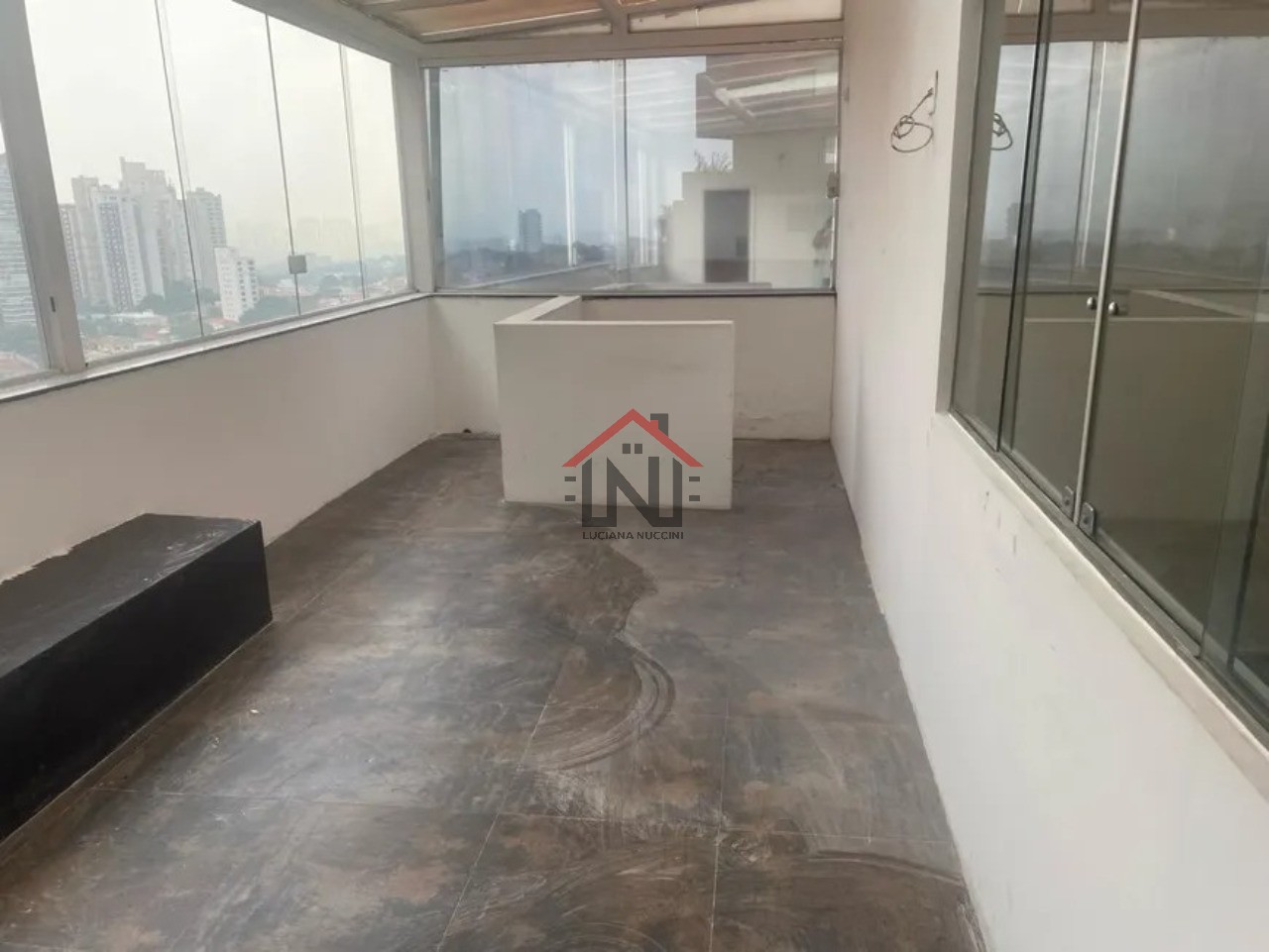Conjunto Comercial de Alto Padrão em São Paulo-SP, com 8 banheiros, 3 vagas de garagem e 610m² de área!