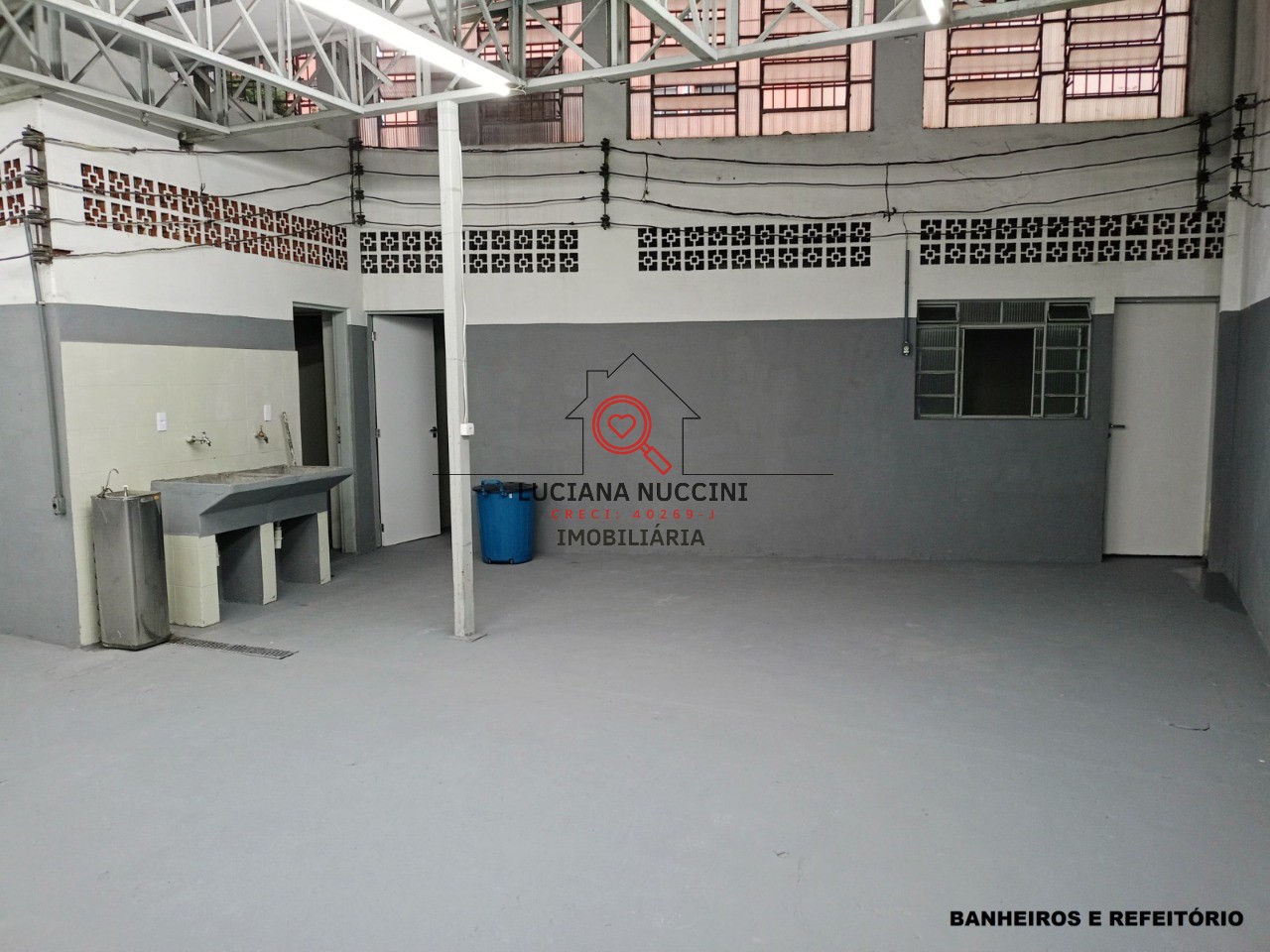 Oportunidade imperdível: Galpão comercial de 700m² à venda em São Paulo-SP, no bairro Cursino!