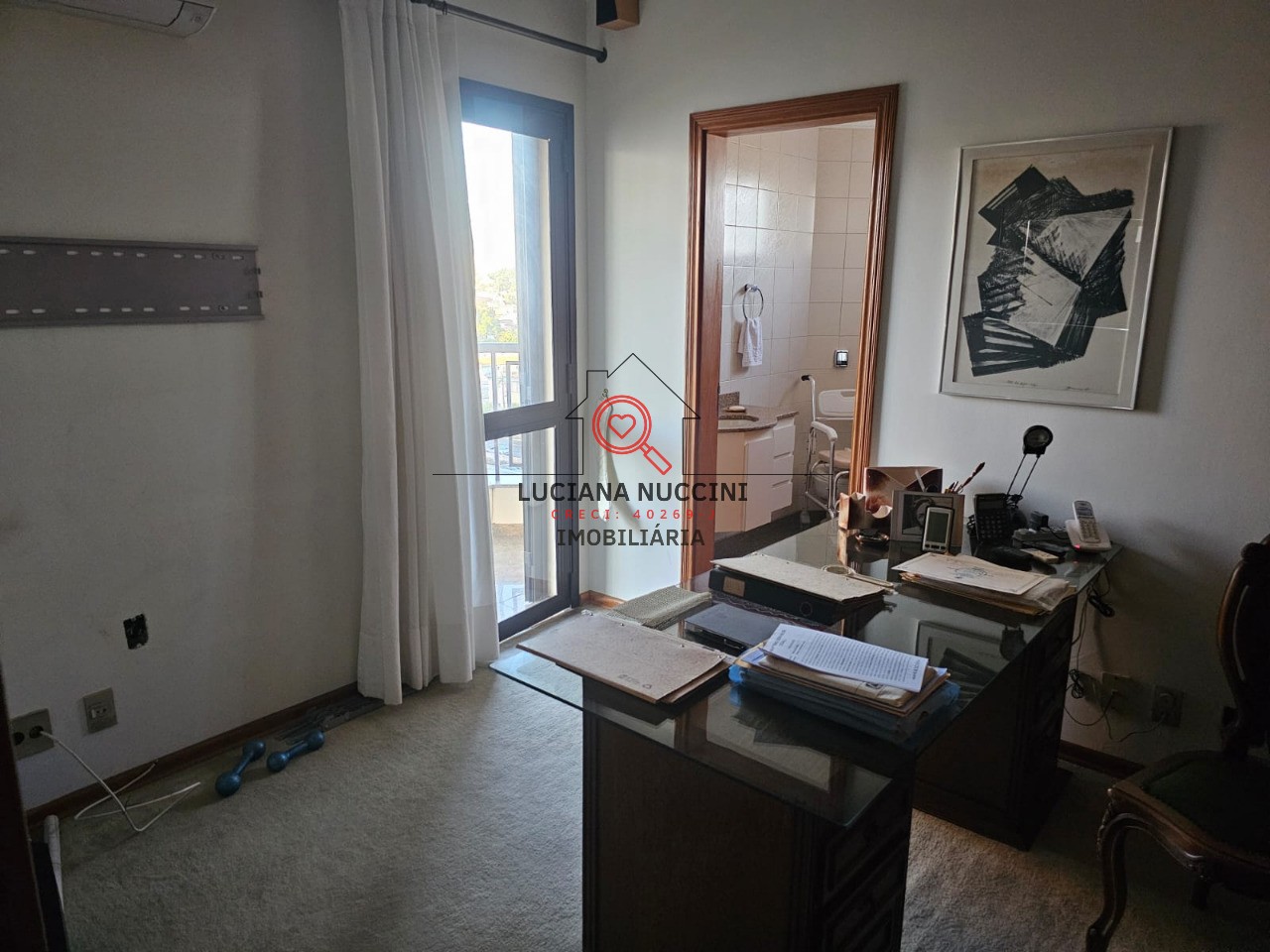 Apartamento à venda em Indianópolis, São Paulo-SP: 4 vagas de garagem e 200m² de área.