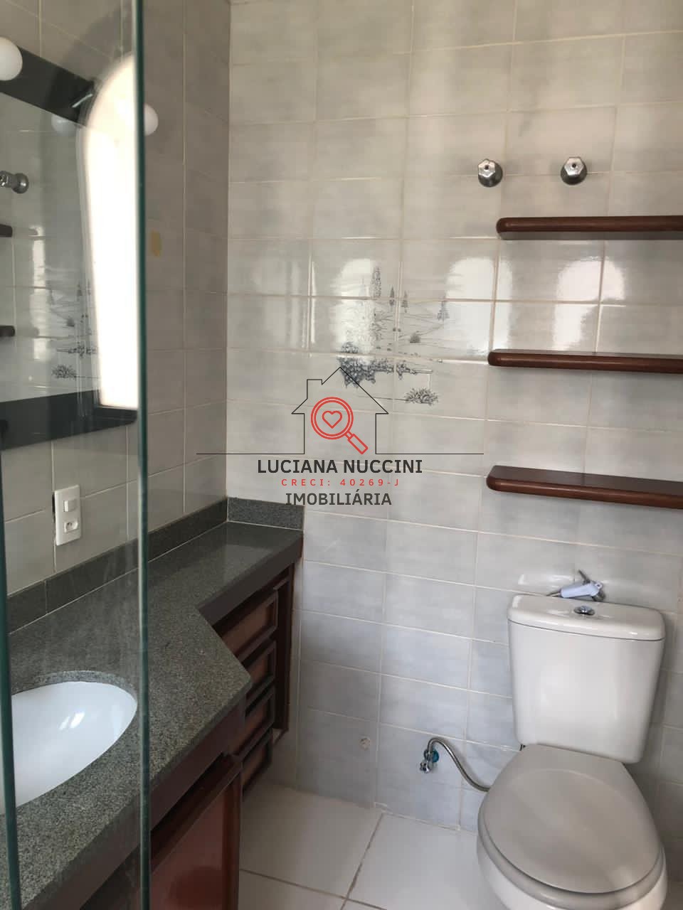 Apartamento para locação em Moema, São Paulo-SP: Espaço amplo e acolhedor