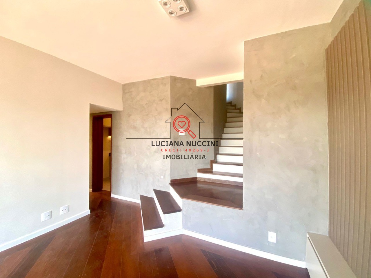 Cobertura de Luxo na Vila Mariana: 3 Quartos, 1 Suíte, 3 Banheiros, 3 Vagas de Garagem, 377m² de Pura Elegância em SP