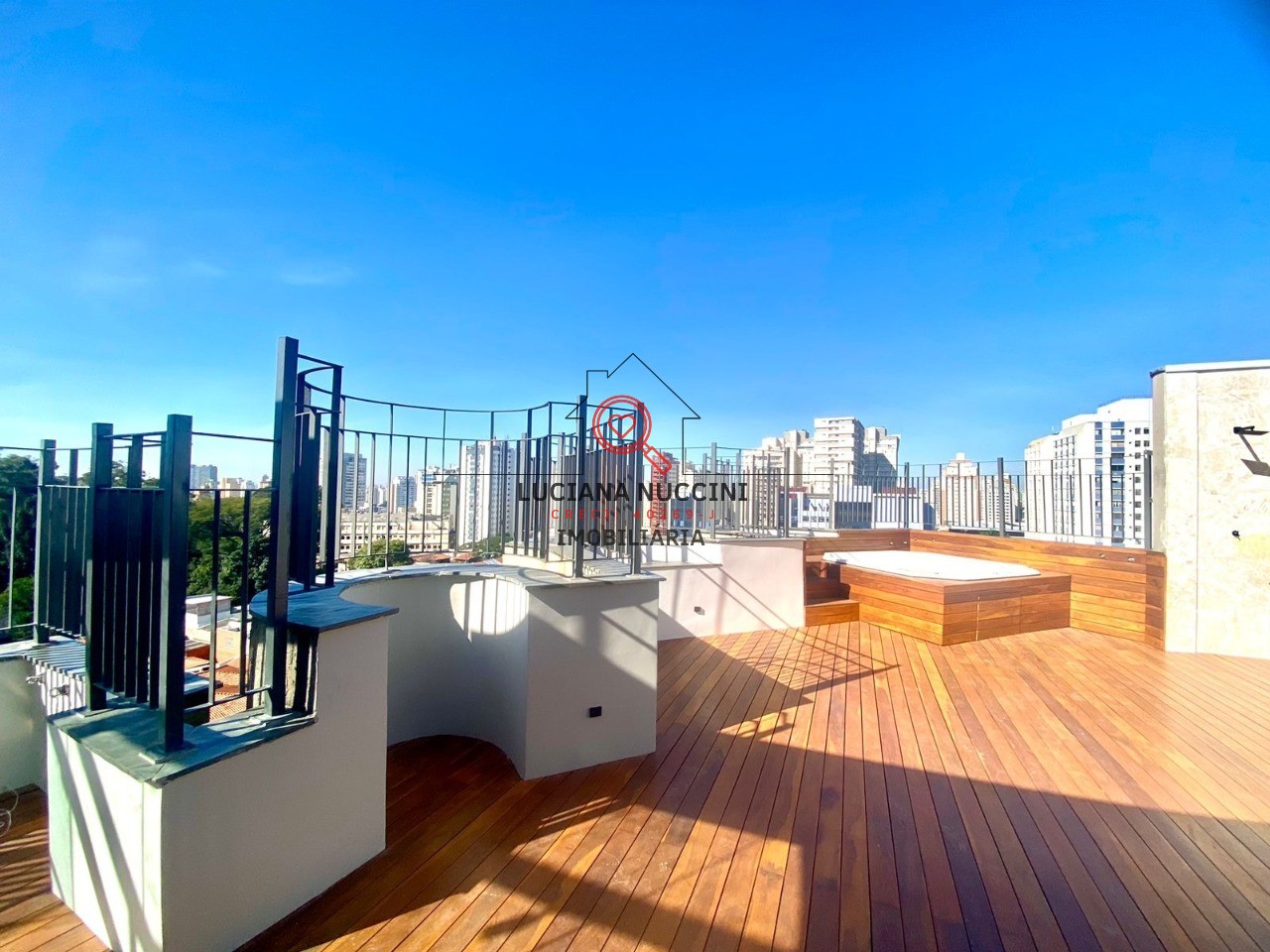 Cobertura de Luxo na Vila Mariana: 3 Quartos, 1 Suíte, 3 Banheiros, 3 Vagas de Garagem, 377m² de Pura Elegância em SP