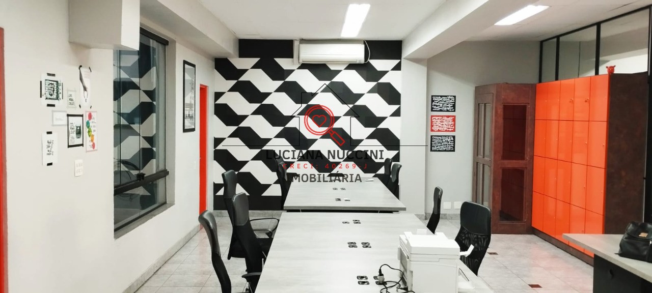 Conjunto Comercial de Alto Padrão na Vila Mariana, São Paulo-SP: 1 sala, 2 banheiros, 180m² de Área!
