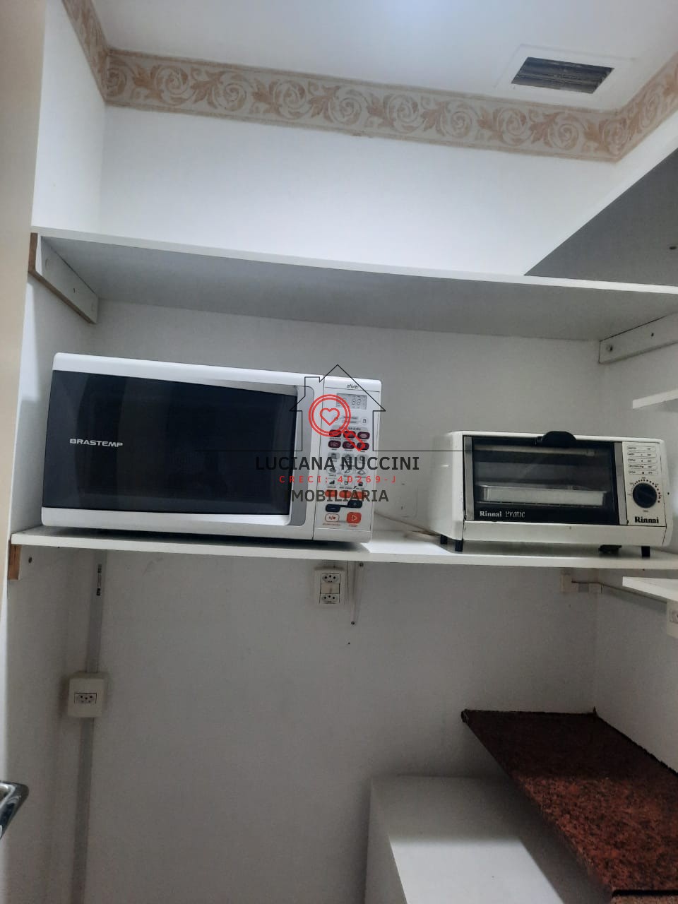 Conjunto comercial para locação na Vila Nova Conceição, São Paulo-SP: 2 banheiros, 3 vagas de garagem, 63m² de área.