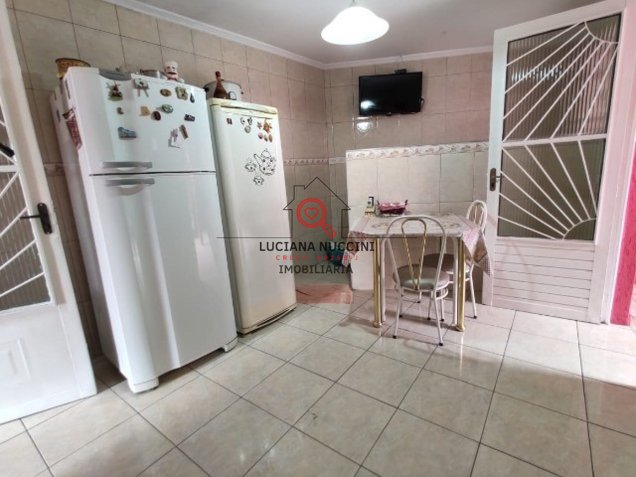 Casa à venda em São Paulo-SP, Vila Liviero: 2 quartos, 1 sala, 1 banheiro, 2 vagas de garagem, 154m² de área. Confira!