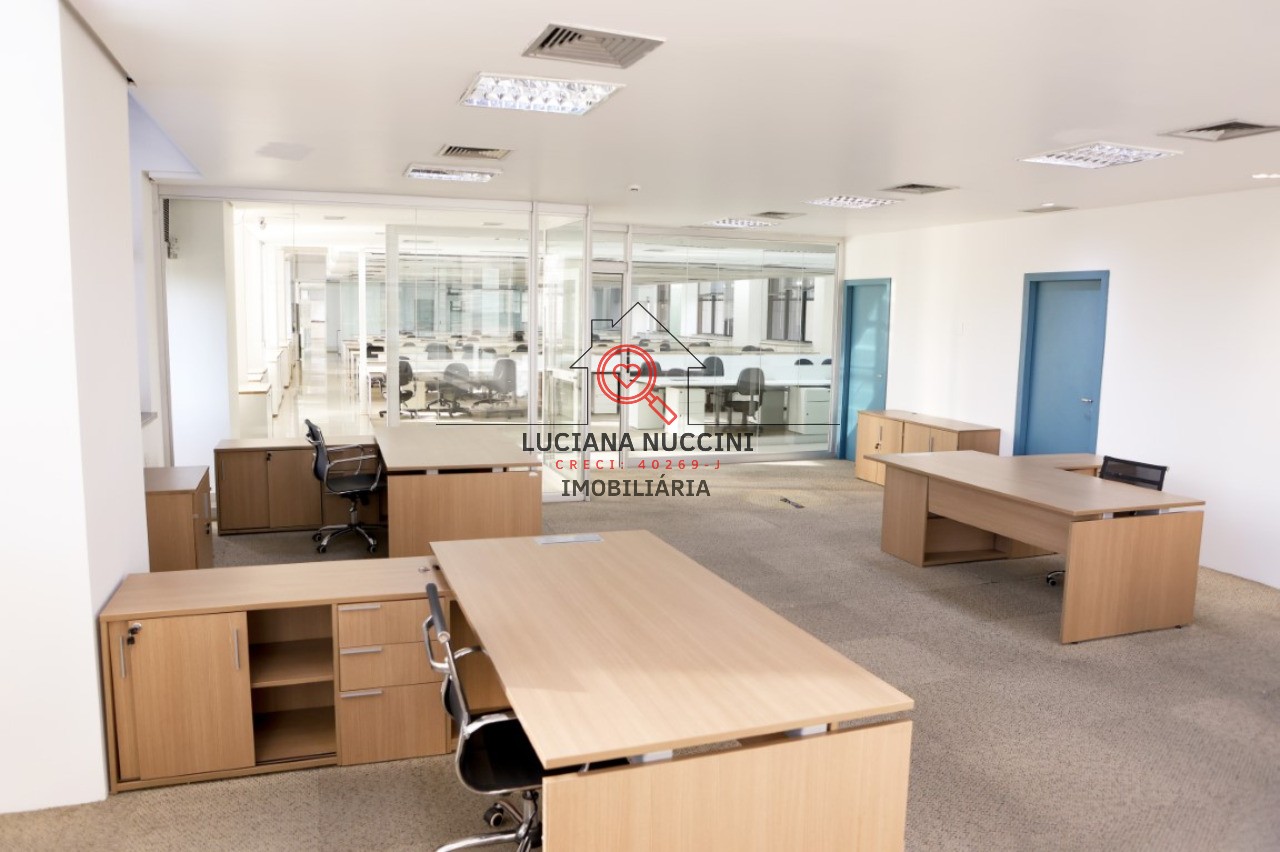 Conjunto comercial de luxo no Brooklin Paulista, São Paulo-SP: 5 salas, 8 banheiros, 17 vagas de garagem, 888m². Venda ou locação!