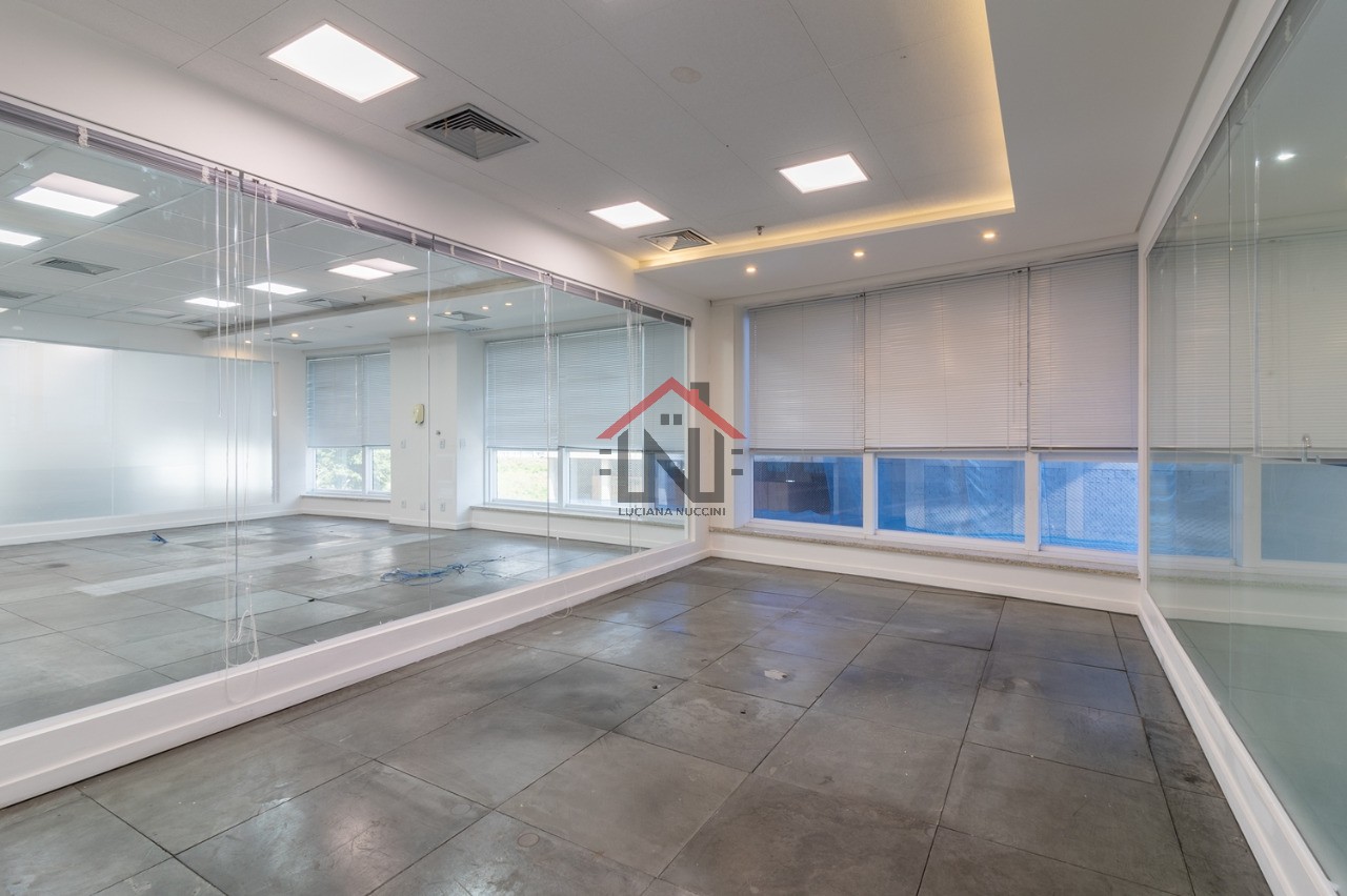 Conjunto Comercial de Alto Padrão para Locação em São Paulo-SP, Butantã: 2 Salas, 2 Banheiros, 12 Vagas, 296m².