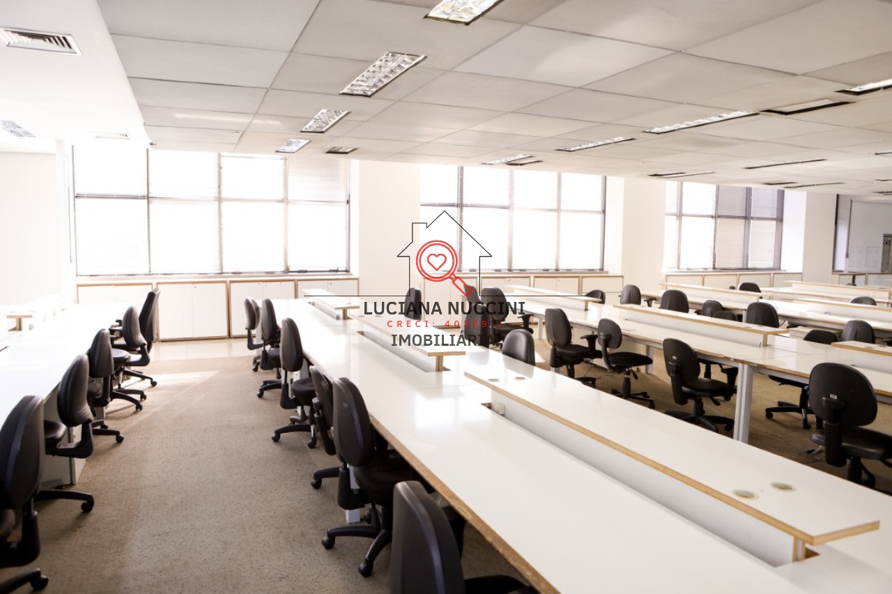 Conjunto comercial de luxo no Brooklin Paulista, São Paulo-SP: 5 salas, 8 banheiros, 17 vagas de garagem, 888m². Venda ou locação!