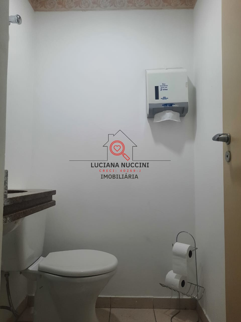 Conjunto comercial para locação na Vila Nova Conceição, São Paulo-SP: 2 banheiros, 3 vagas de garagem, 63m² de área.