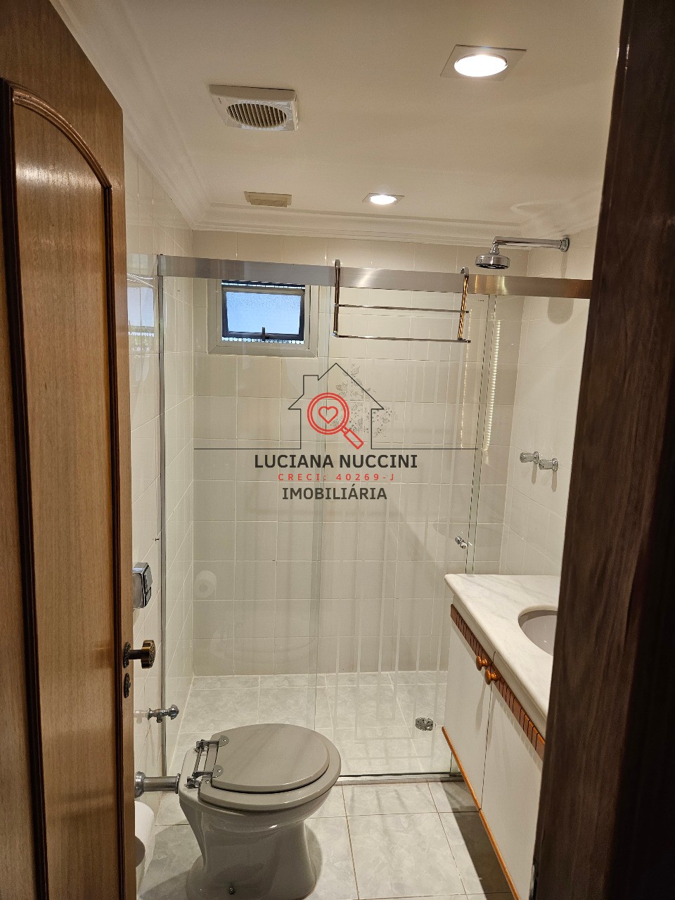 Apartamento de luxo no Jardim Paulista: 3 quartos, 1 suíte, 2 salas, 4 banheiros, 2 vagas, 175m² - São Paulo-SP