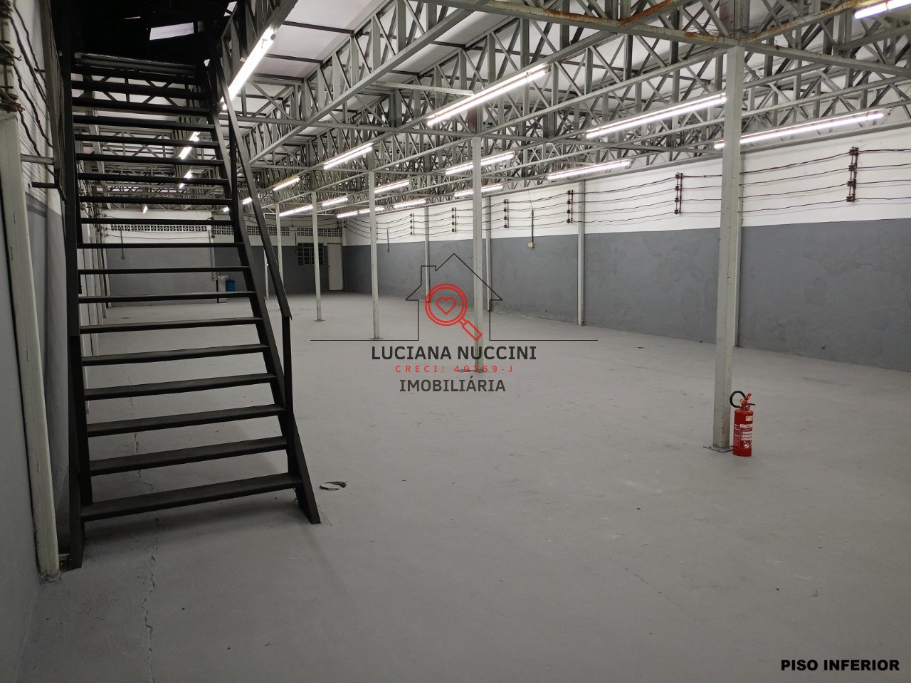 Oportunidade imperdível: galpão comercial de 700m² à venda e
