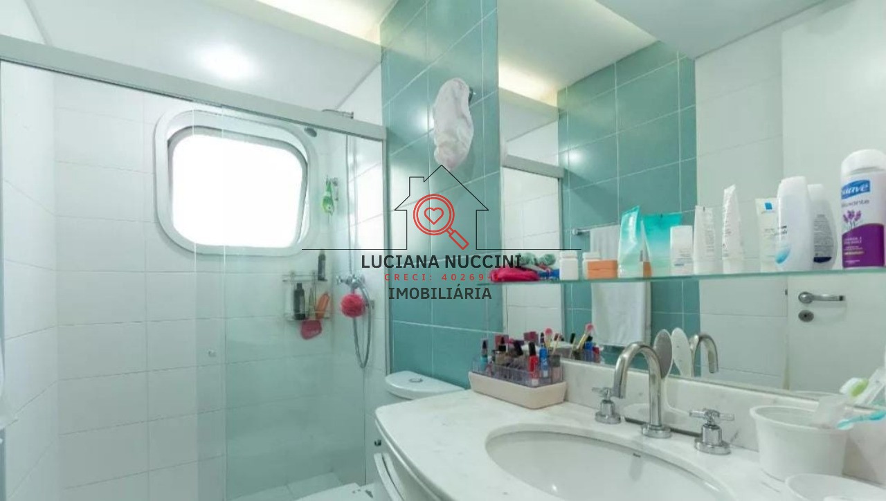 Apartamento à venda em Moema - SP: 4 quartos, 3 suítes, 4 vagas e 240m² de área! Venha conferir!