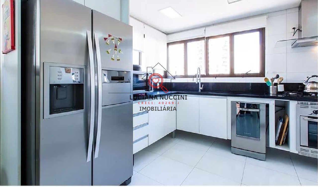 Elegante Apartamento de 4 Suítes com Área de Lazer