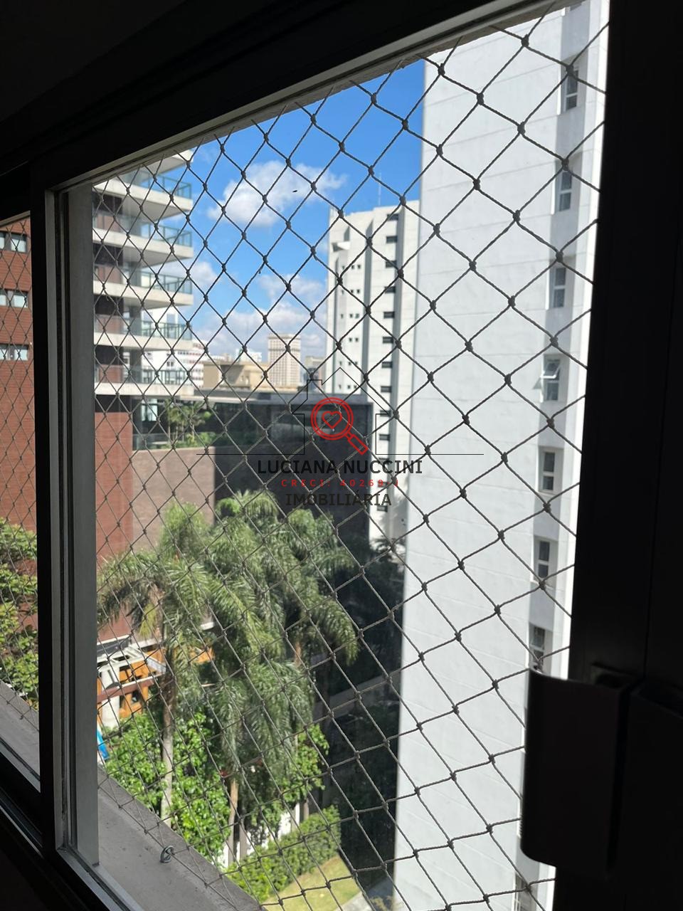 Apartamento para locação no Itaim Bibi em São Paulo-SP: 4 quartos, 1 suíte, 2 banheiros, 1 vaga de garagem, 148,80m² de área.