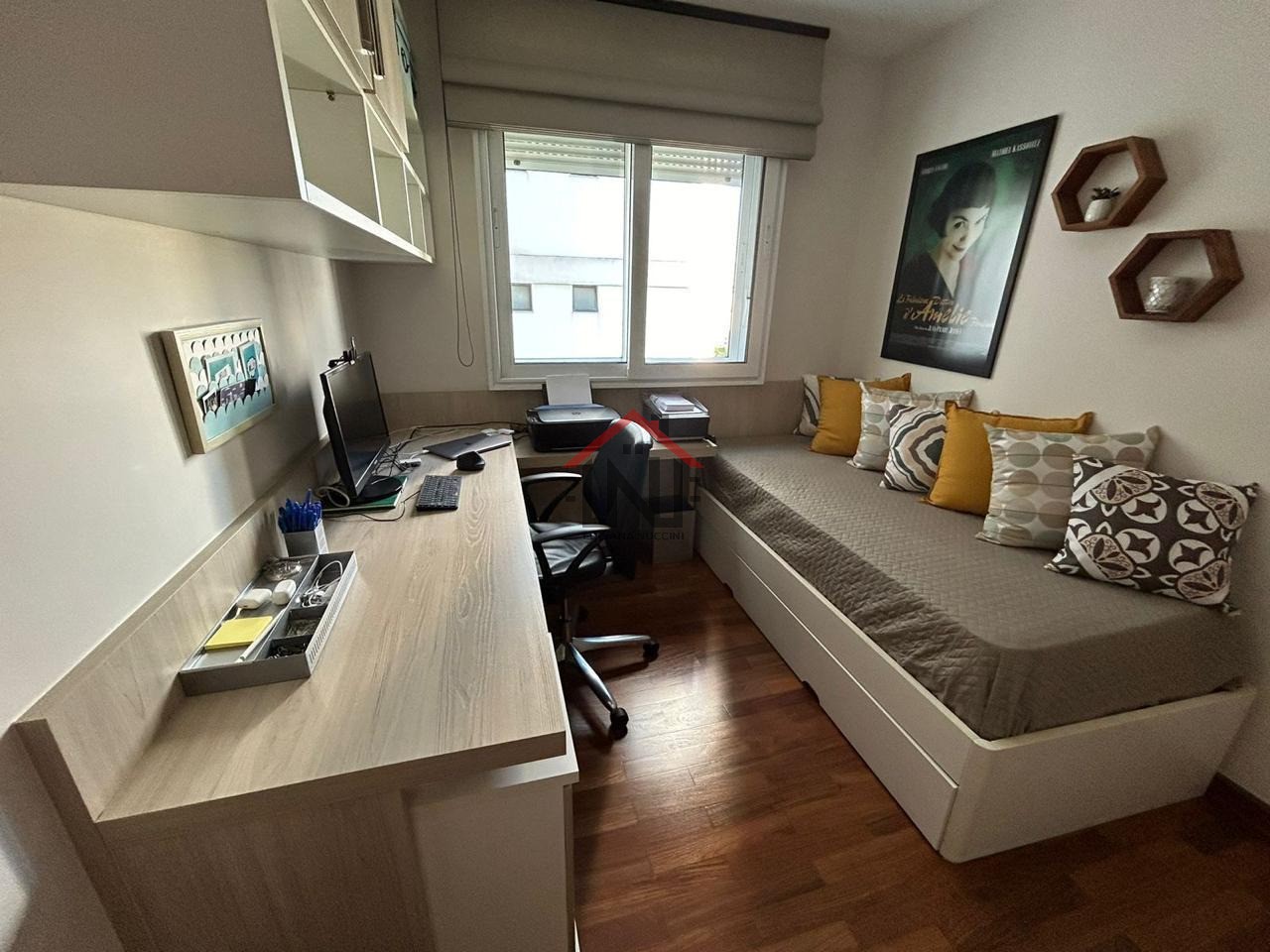 Venda de apartamento de luxo em Pinheiros, São Paulo-SP: 3 quartos, 1 suíte, 2 salas, 5 banheiros, 4 vagas de garagem, 130m².